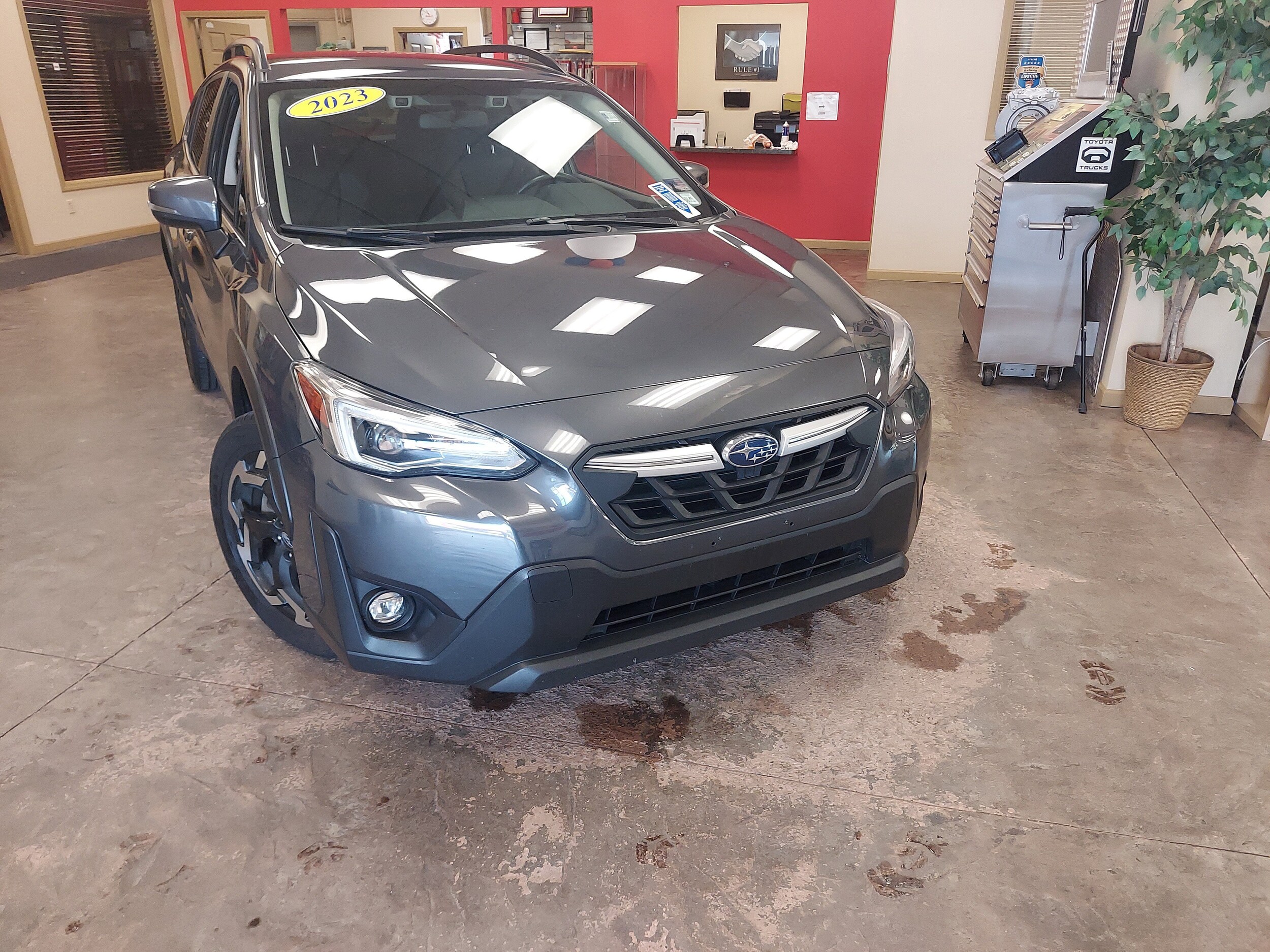 2023 Subaru Crosstrek Limited photo 2