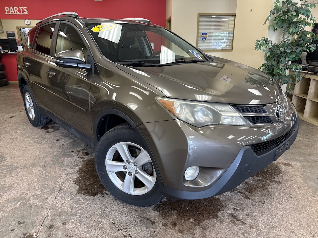 Used 2014 Toyota RAV4 4WD XLE SUV