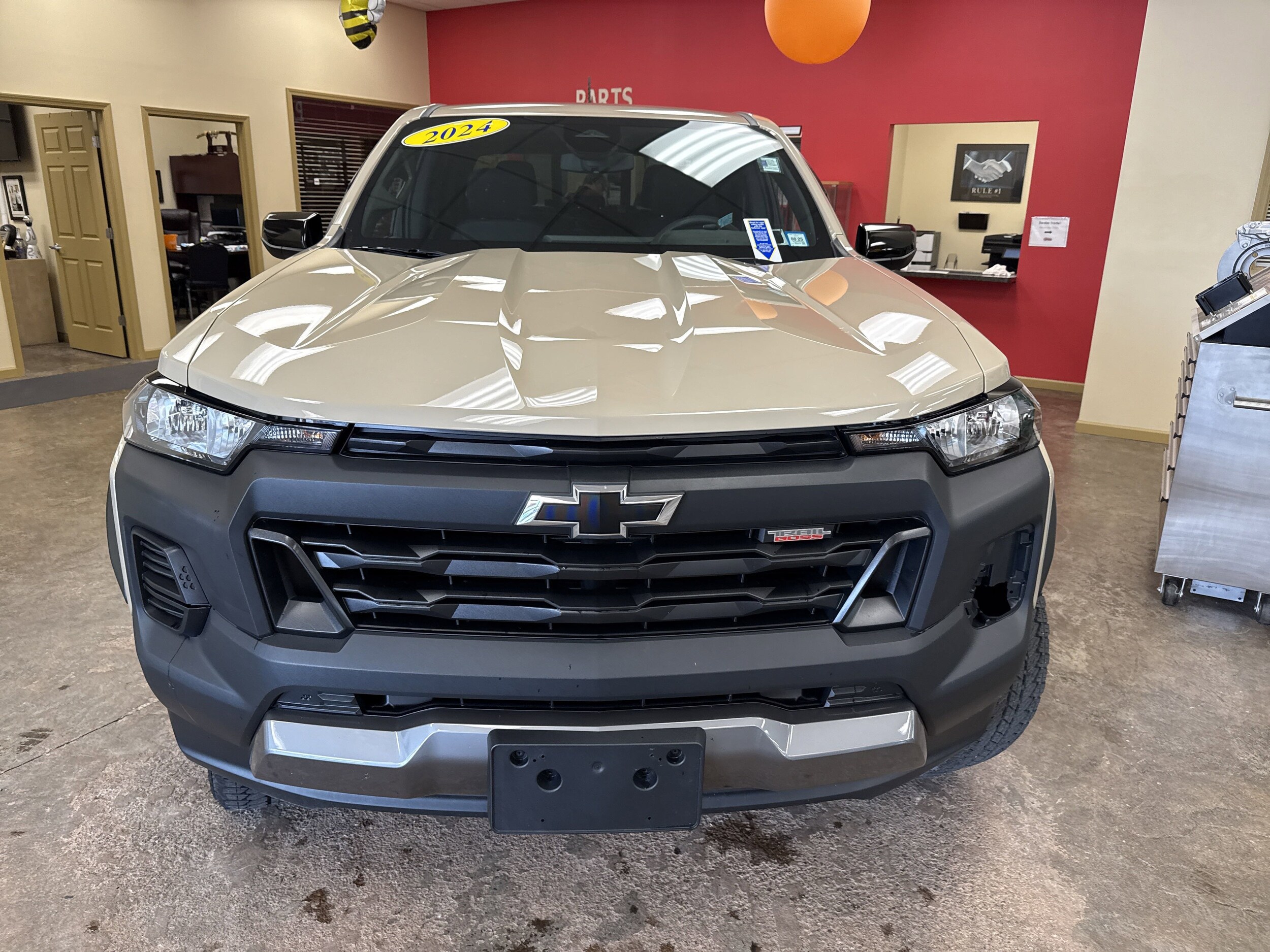 2024 Chevrolet Colorado Trail Boss photo 2