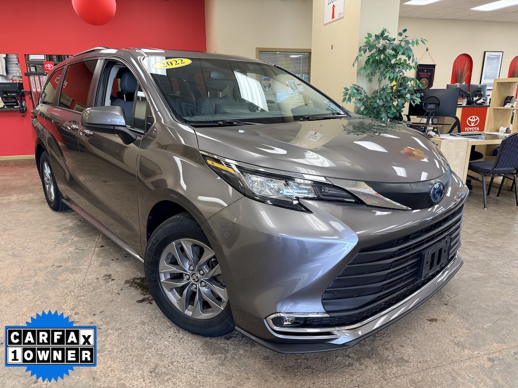 Used 2022 Toyota Sienna XLE 7 Passenger Van Passenger Van