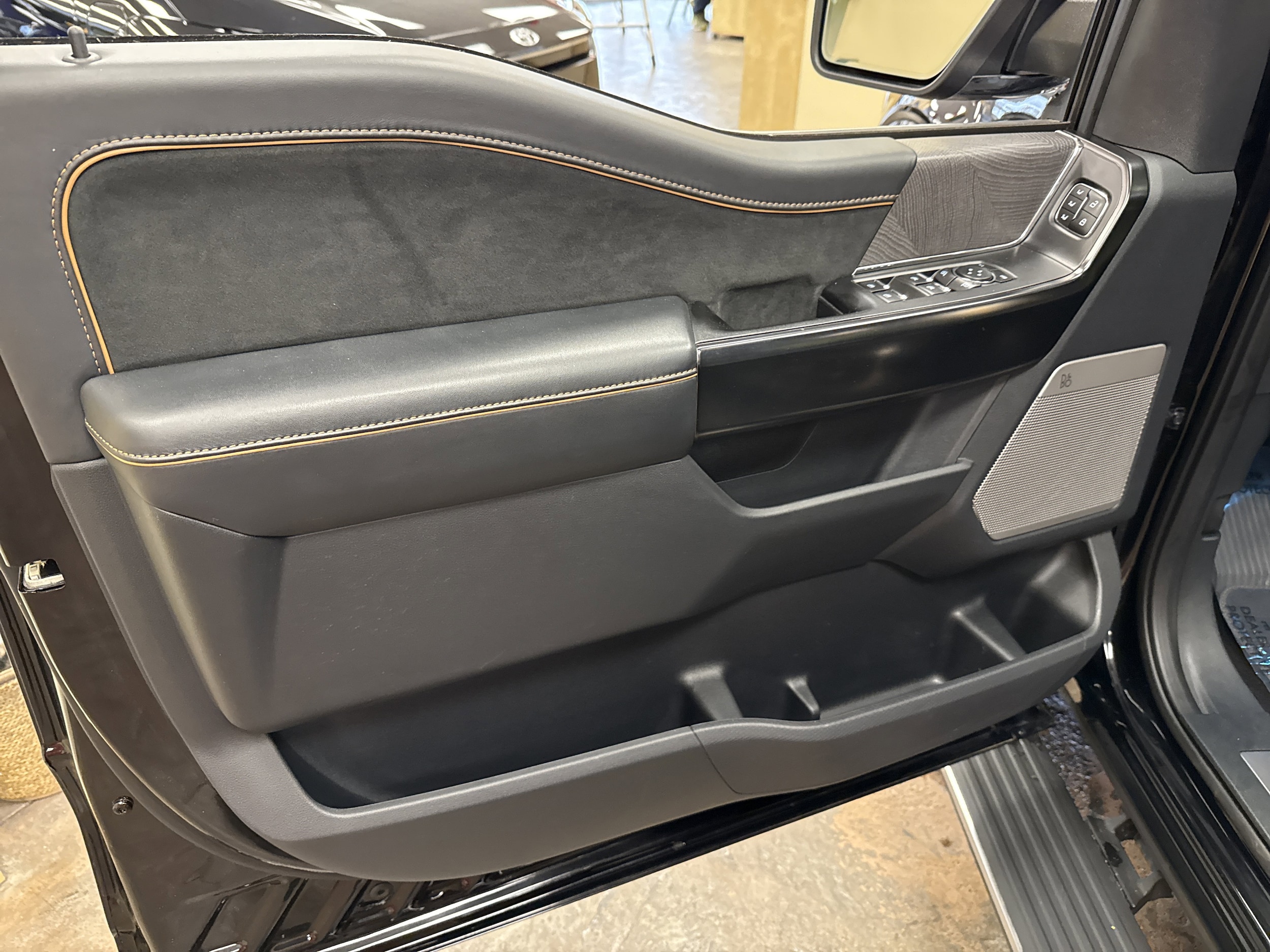 2023 Ford F-150 Platinum - Photo 26