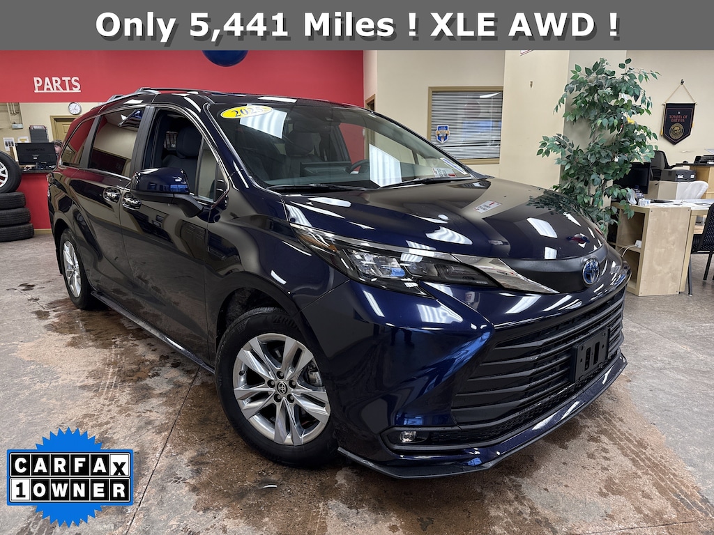 Used 2025 Toyota Sienna XLE 7 Passenger Van Passenger Van