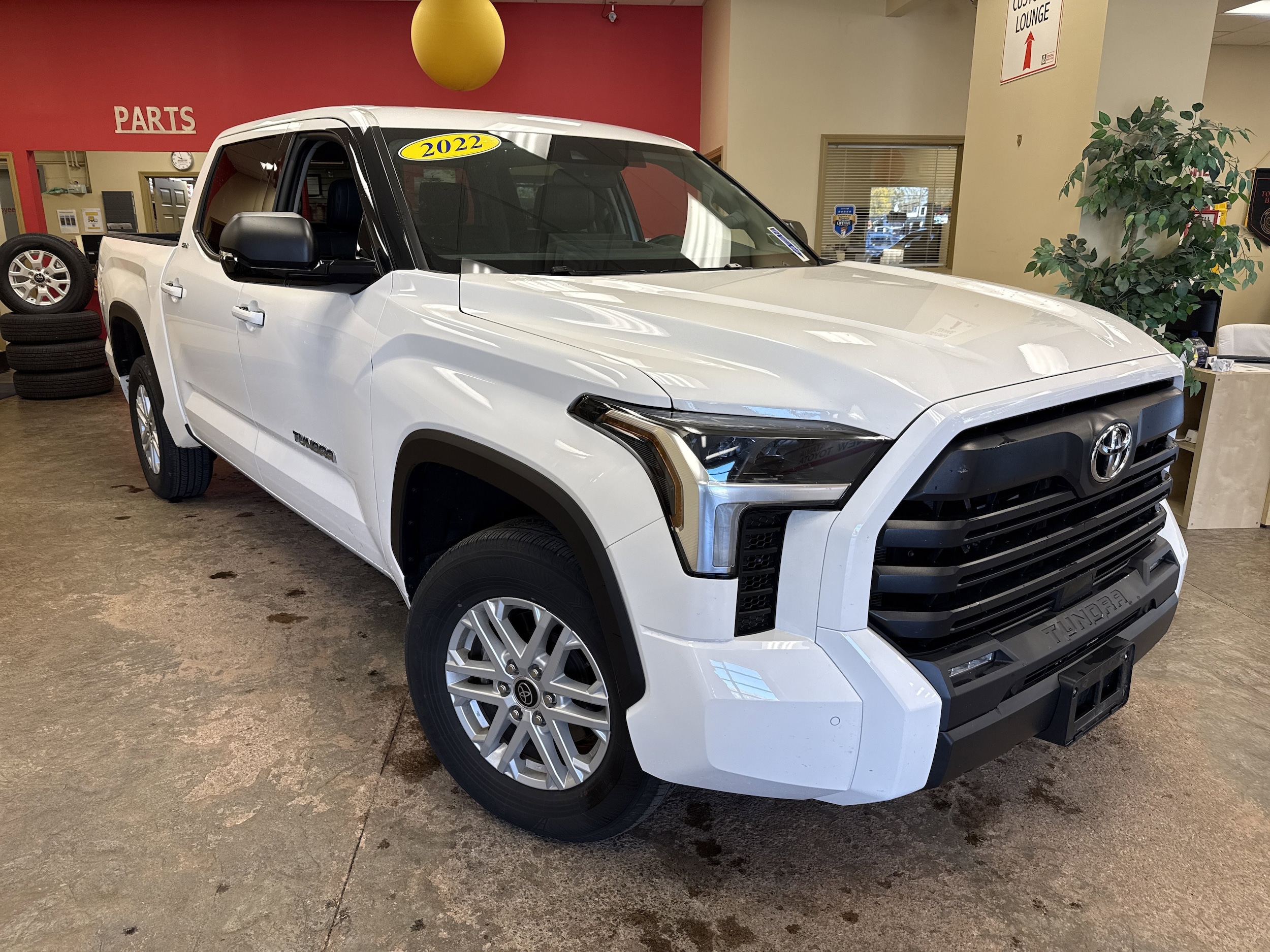 2022 Toyota Tundra SR5's photo