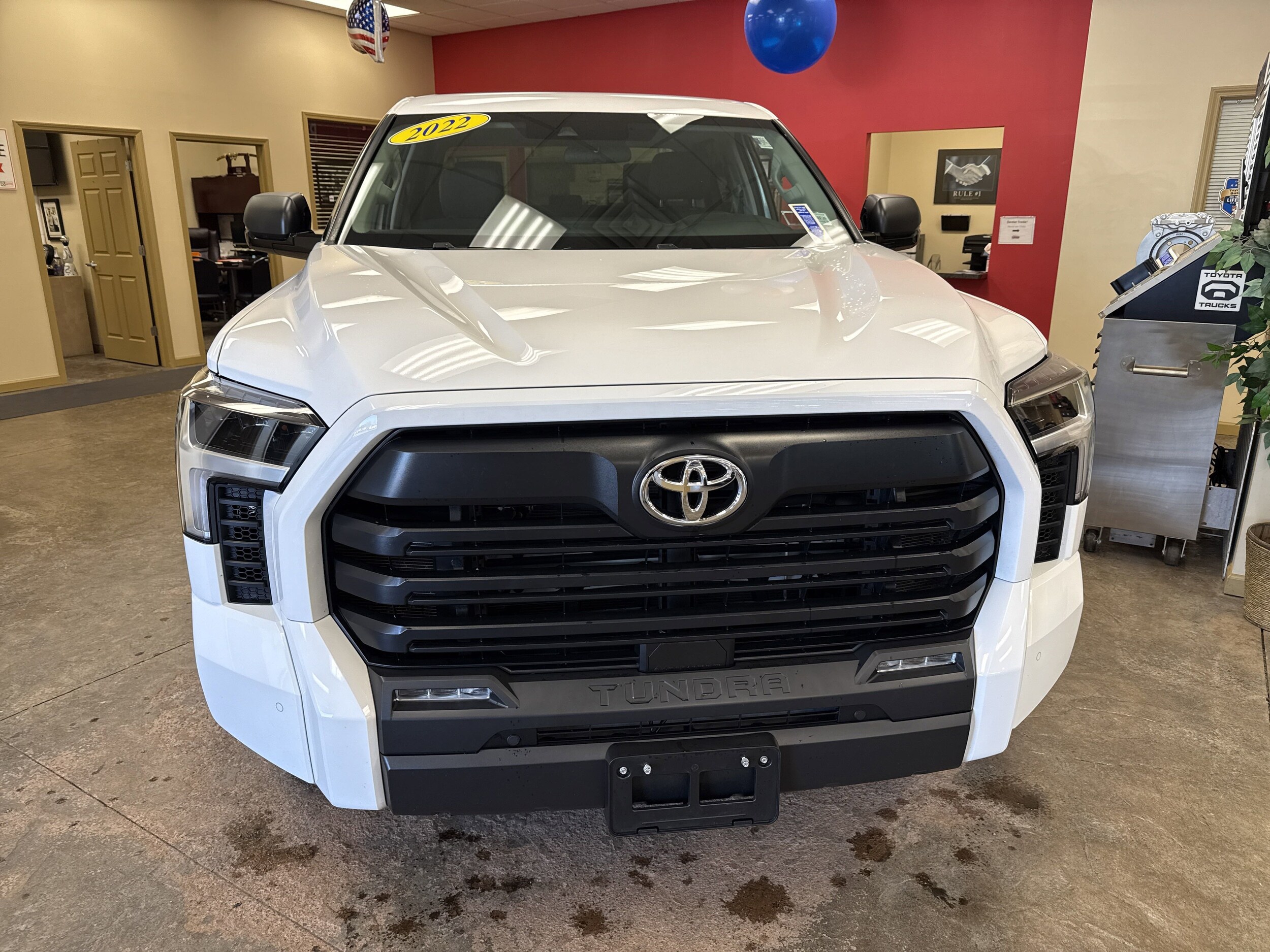 2022 Toyota Tundra SR5 CrewMax photo 2