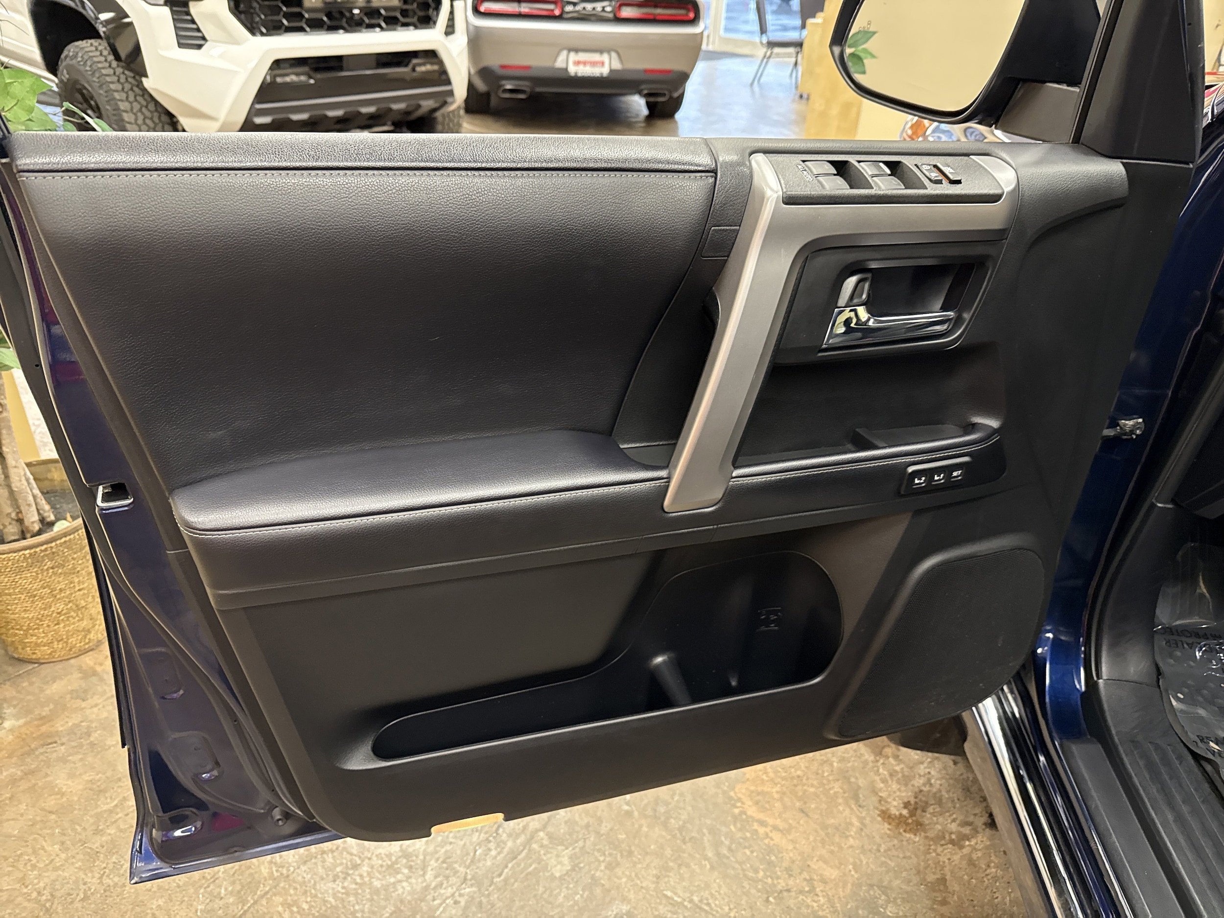 2022 Toyota 4Runner Limited - Photo 27