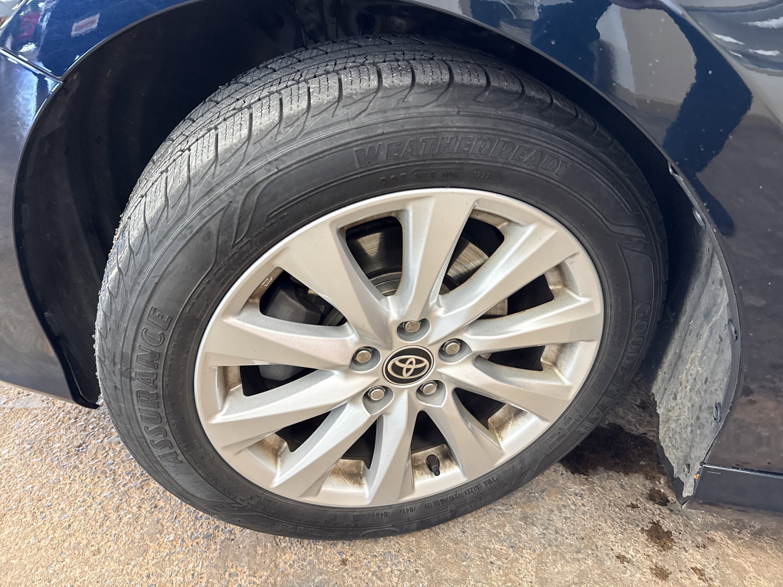 2020 Toyota Camry LE photo 4