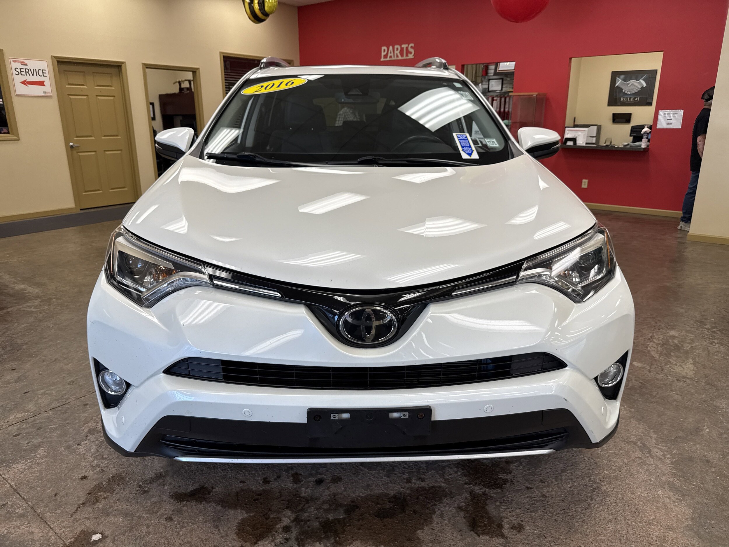 2016 Toyota RAV4 Limited photo 2