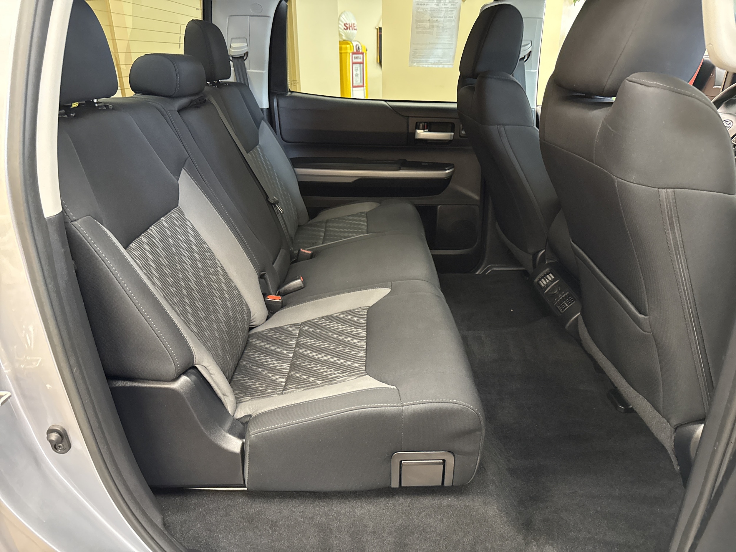 2019 Toyota Tundra SR5 - Photo 33