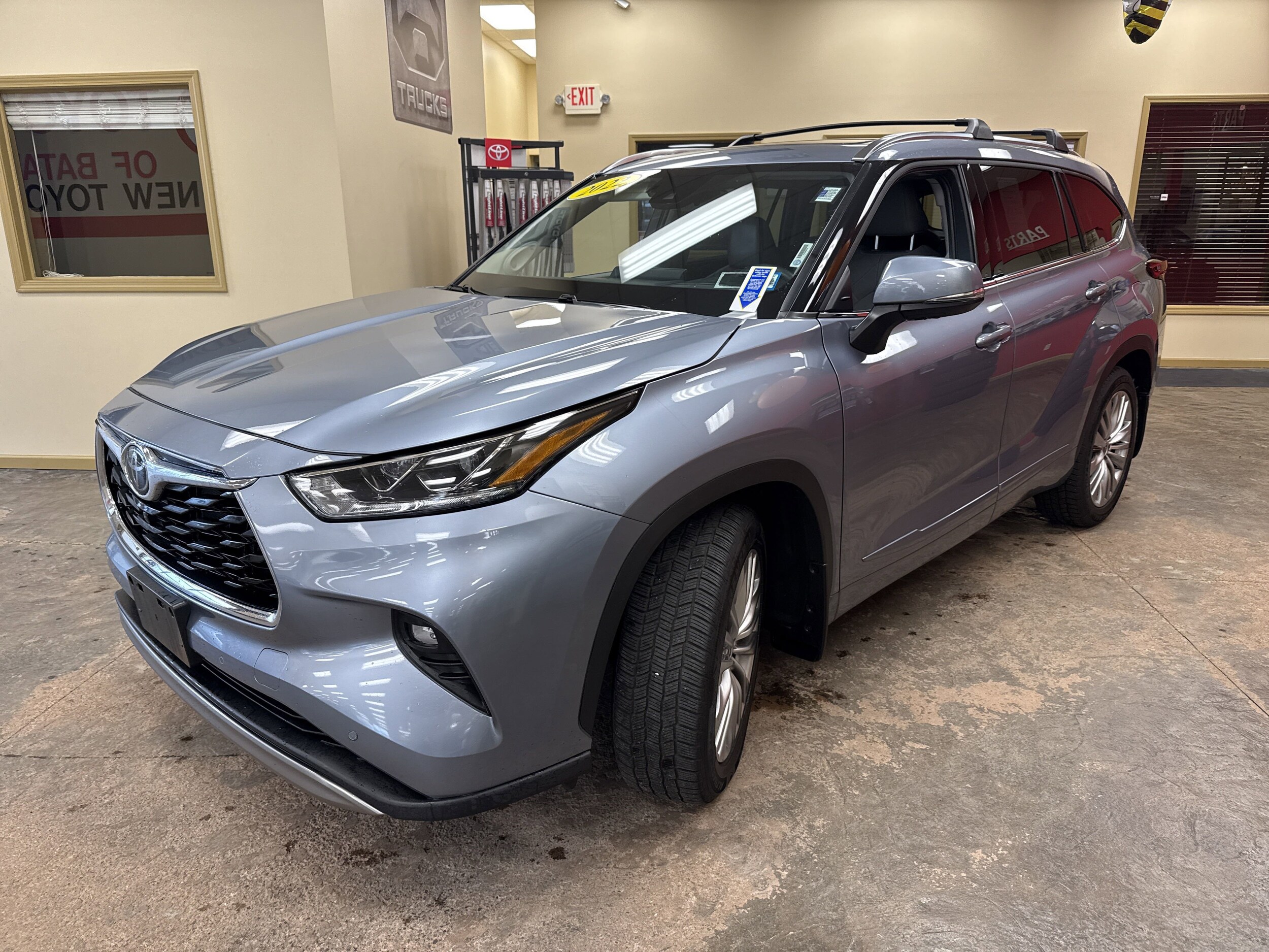 2022 Toyota Highlander Platinum photo 3