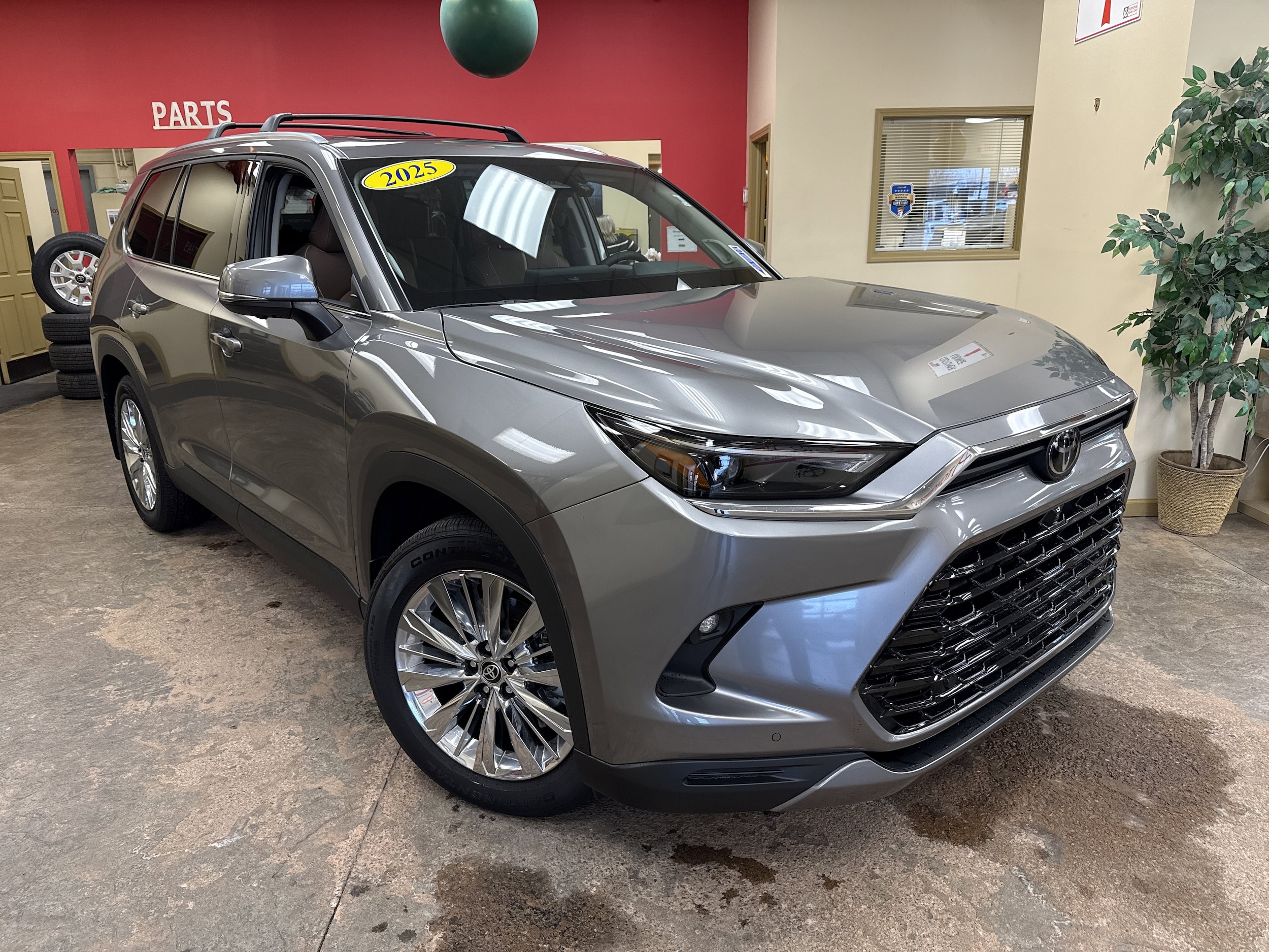 2025 Toyota Grand Highlander Platinum's photo