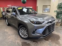 used 2025 Toyota Grand Highlander Platinum SUV for sale in Attica