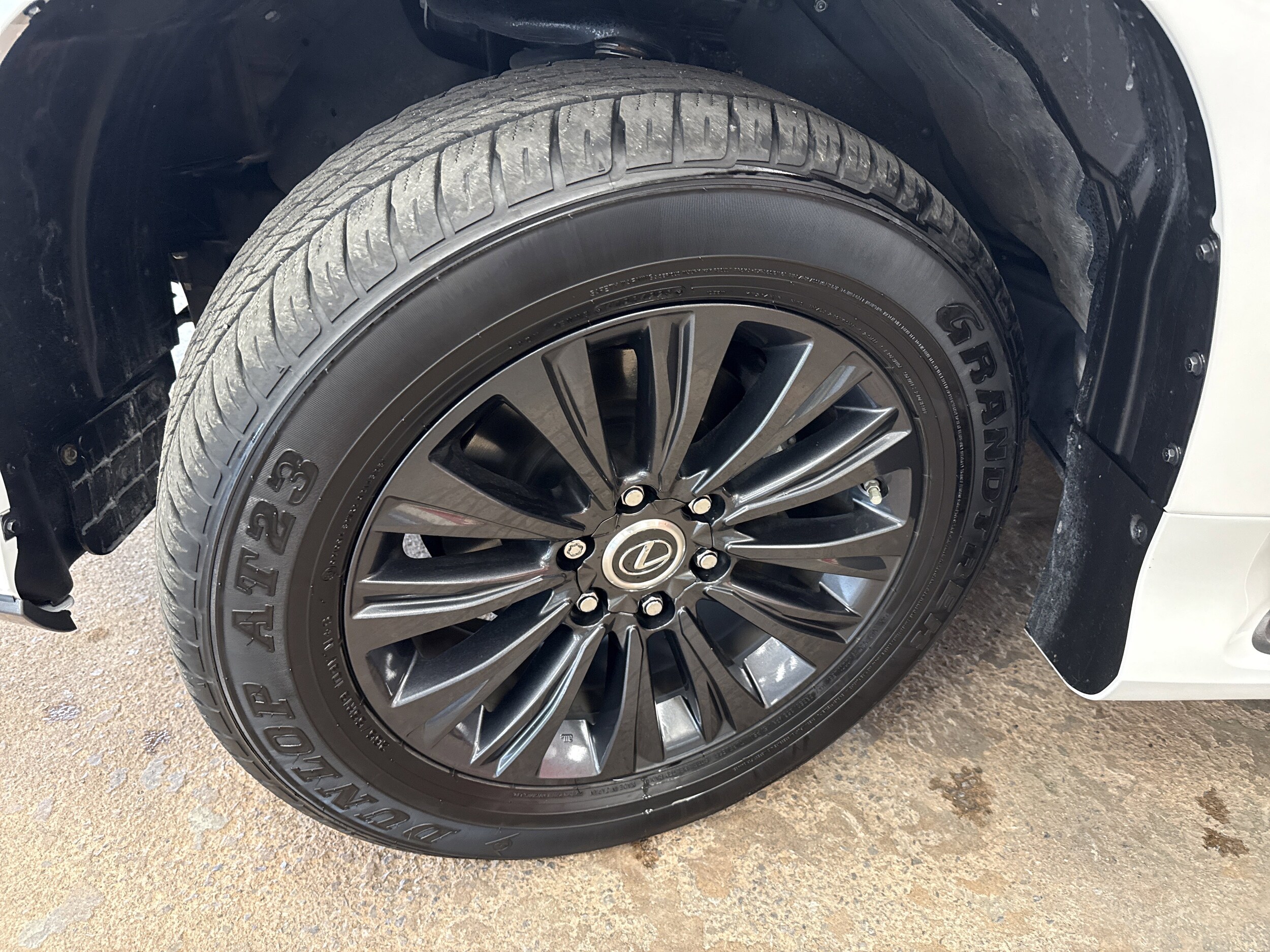 2023 Lexus GX 460 Premium photo 2