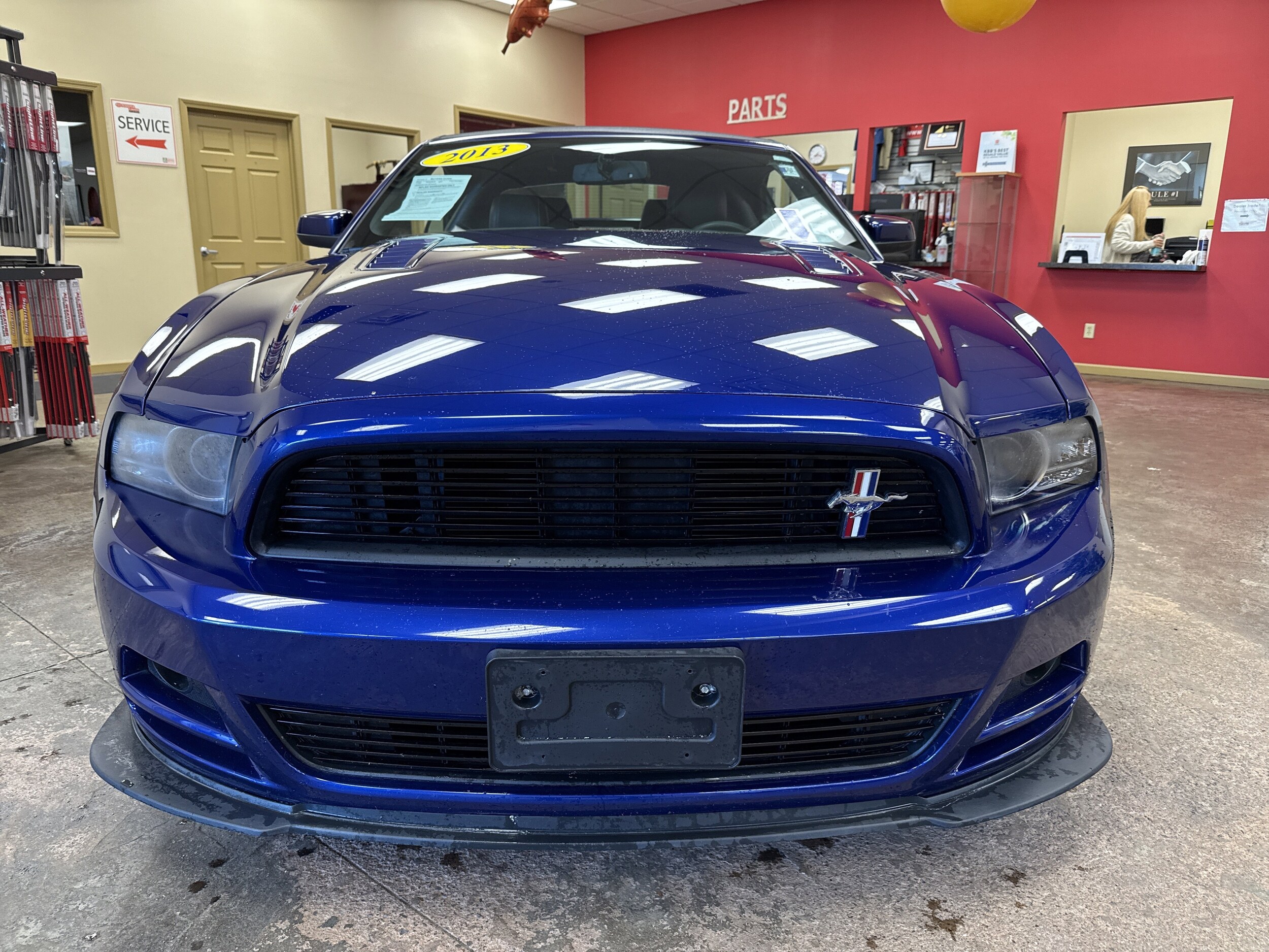2013 Ford Mustang Convertible photo 2