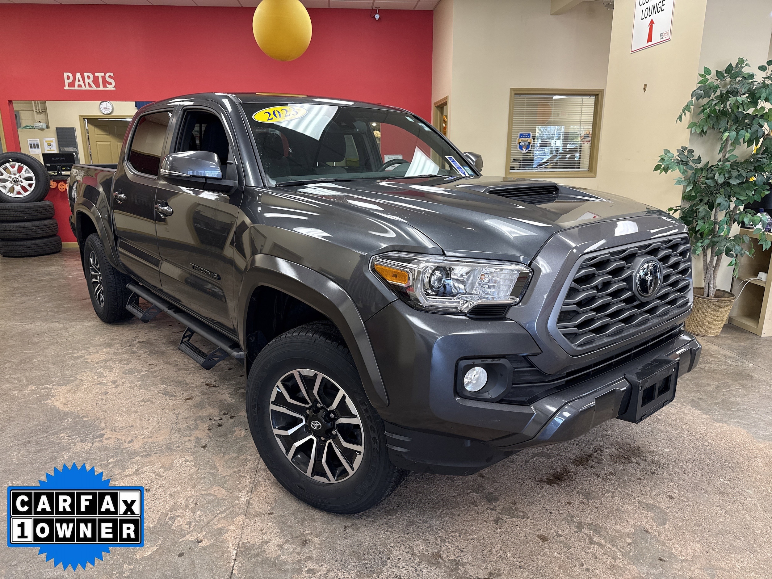 2023 Toyota Tacoma TRD Sport's photo