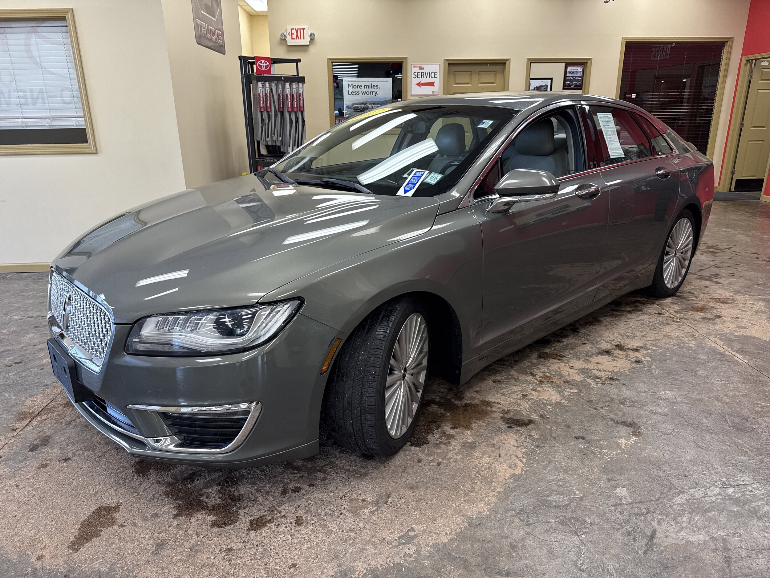 2017 Lincoln MKZ Reserve photo 3