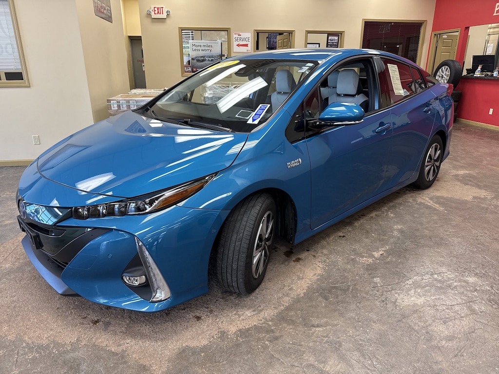 Used 2017 Toyota Prius Prime 5-Door Four Advanced Hatchback