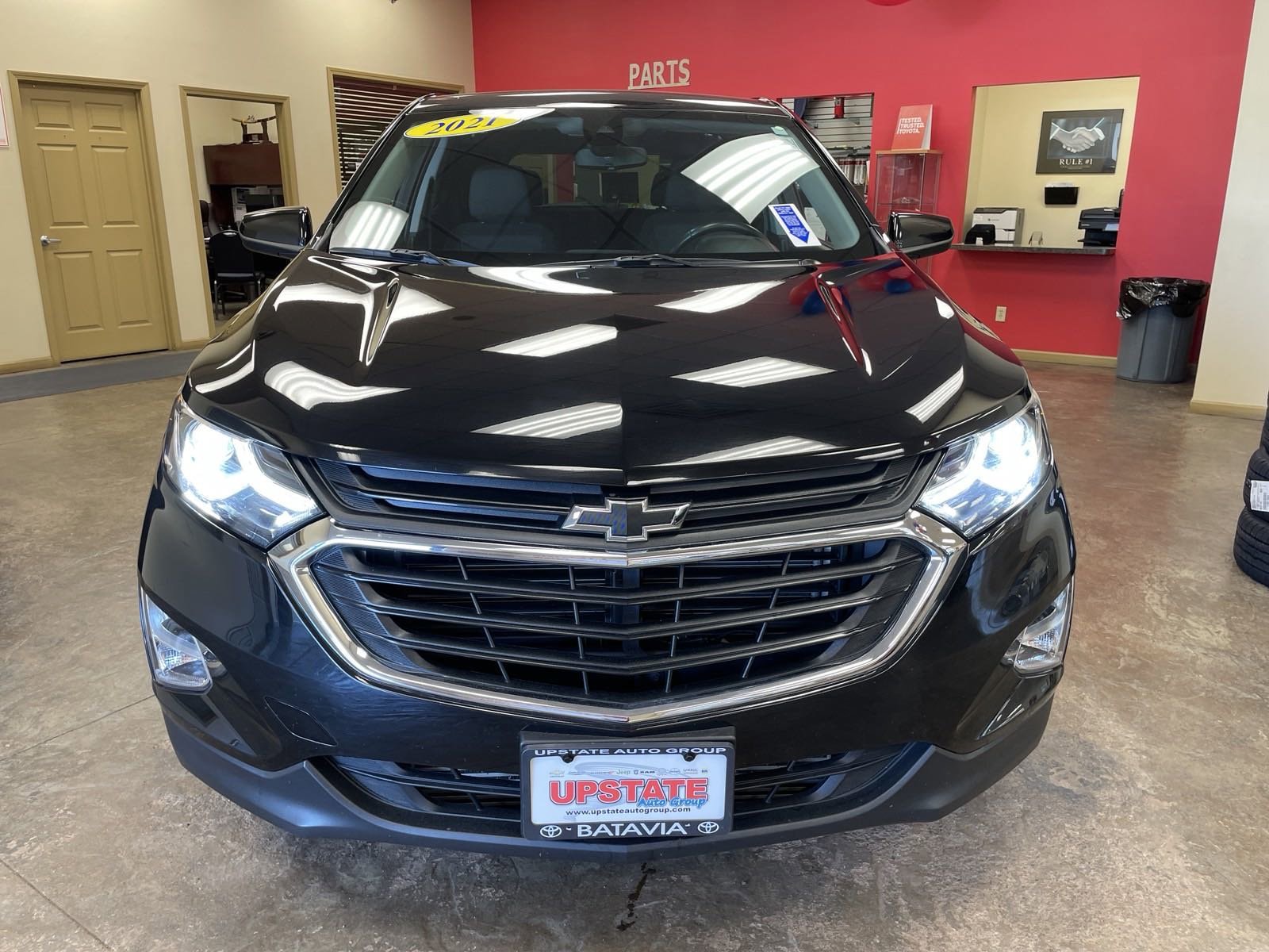 Used 2021 Chevrolet Equinox LT with VIN 3GNAXUEV2ML401450 for sale in Batavia, NY