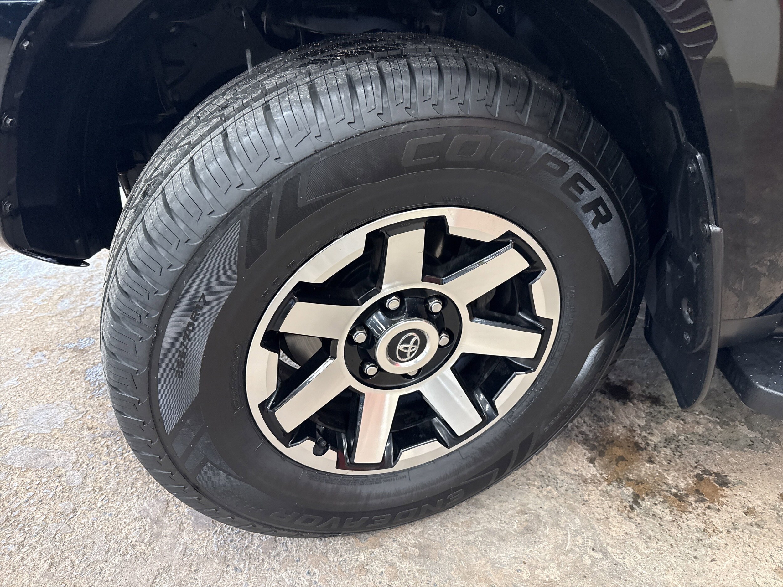 2023 Toyota 4Runner TRD Premium photo 2