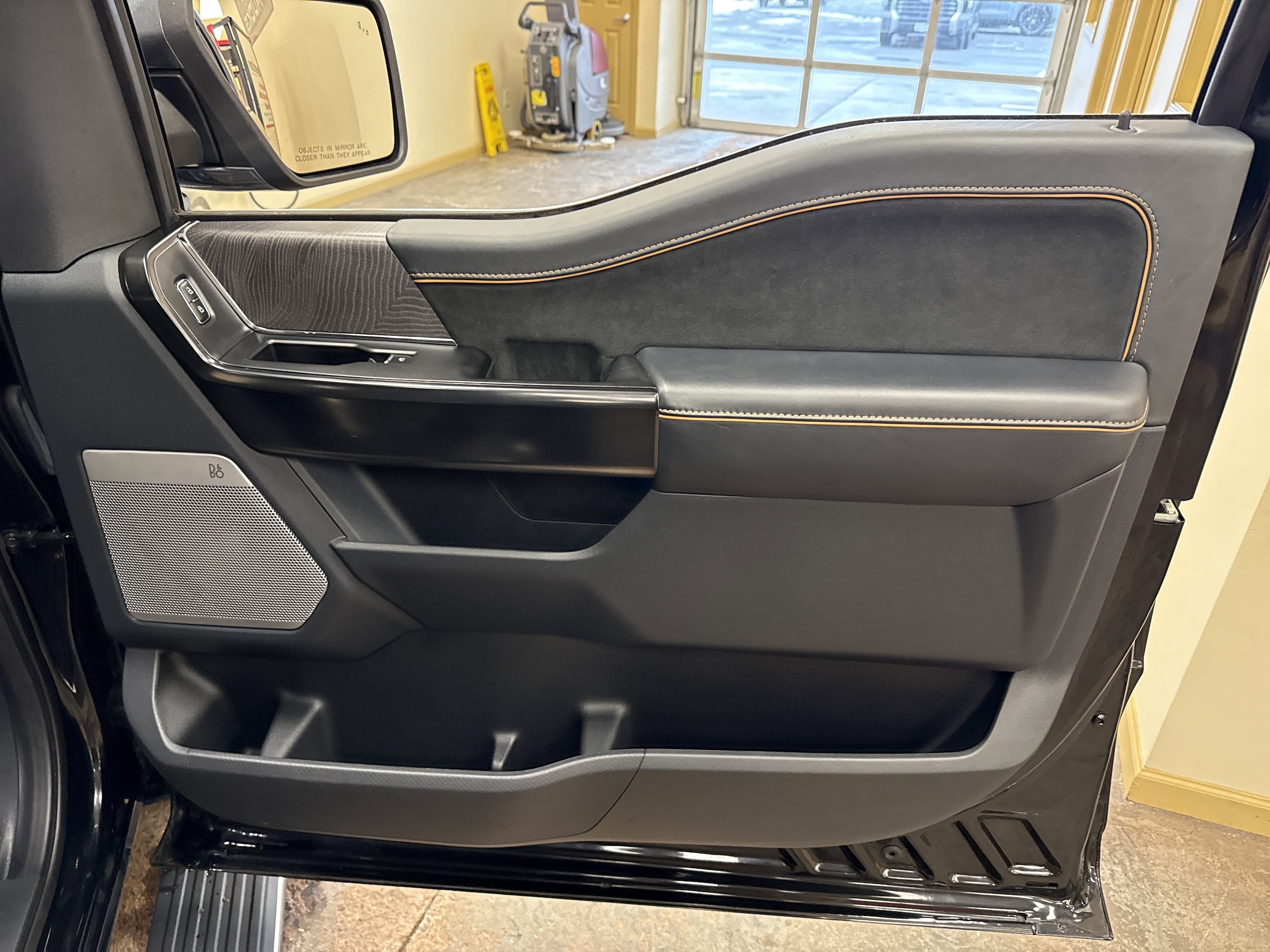 2023 Ford F-150 Platinum - Photo 16
