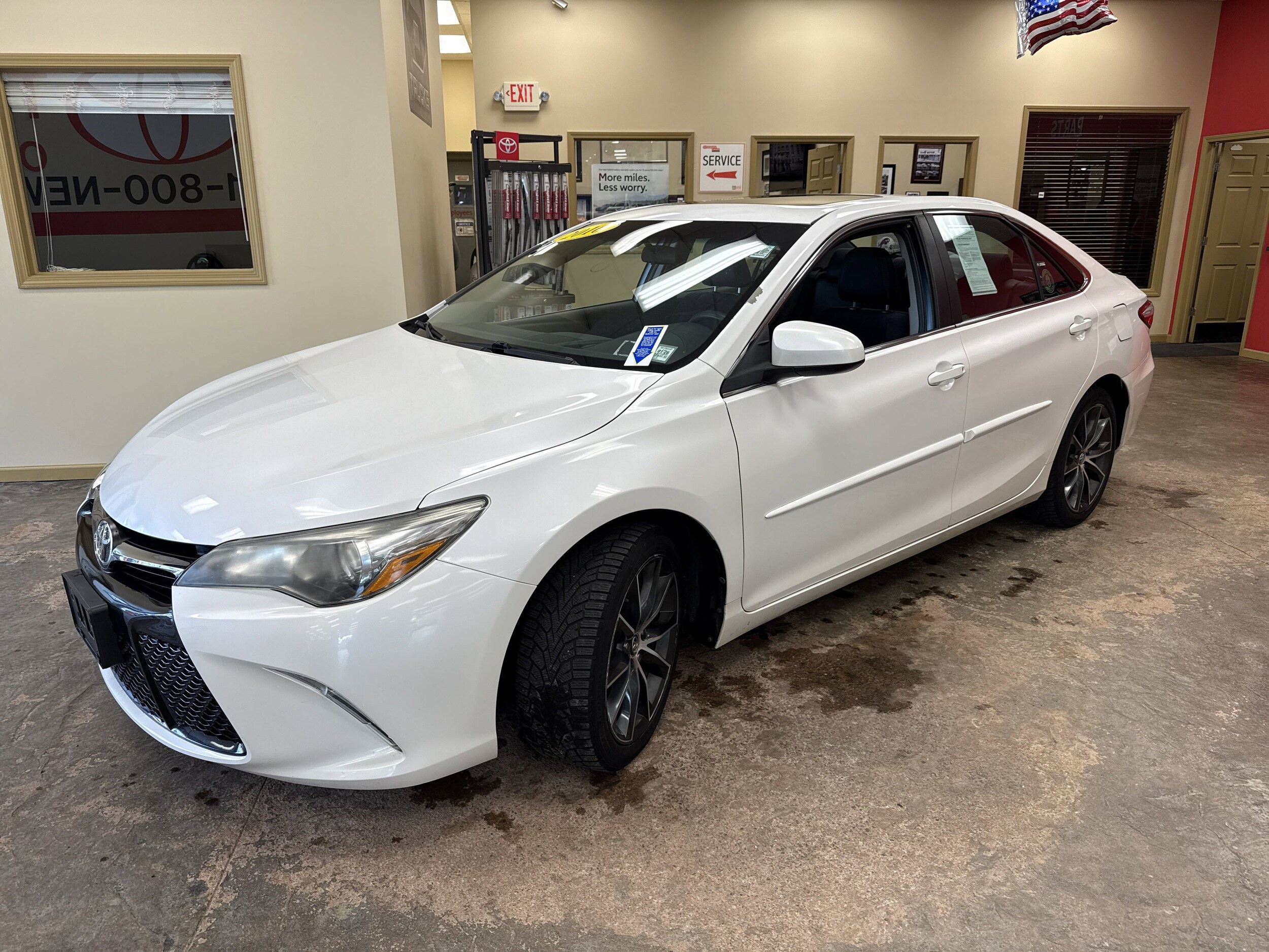 2016 Toyota Camry XSE photo 3