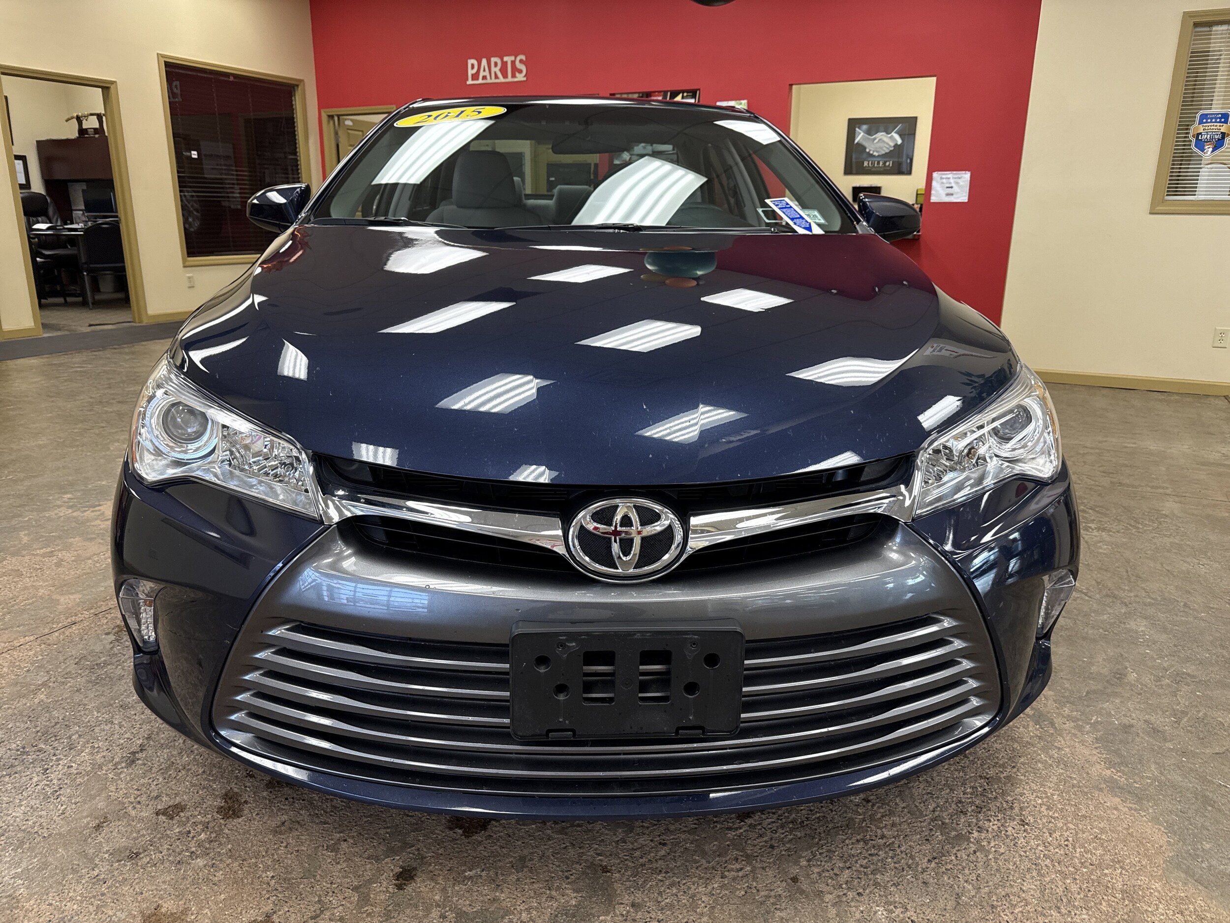 2015 Toyota Camry LE photo 2