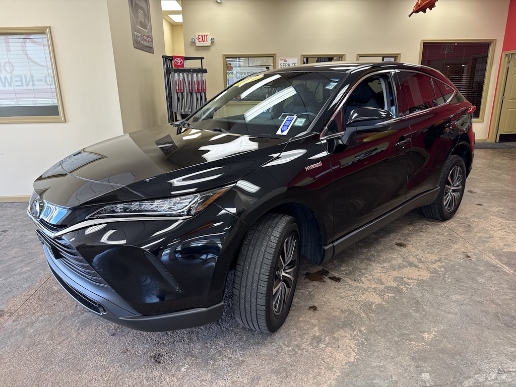 Used 2021 Toyota Venza LE SUV