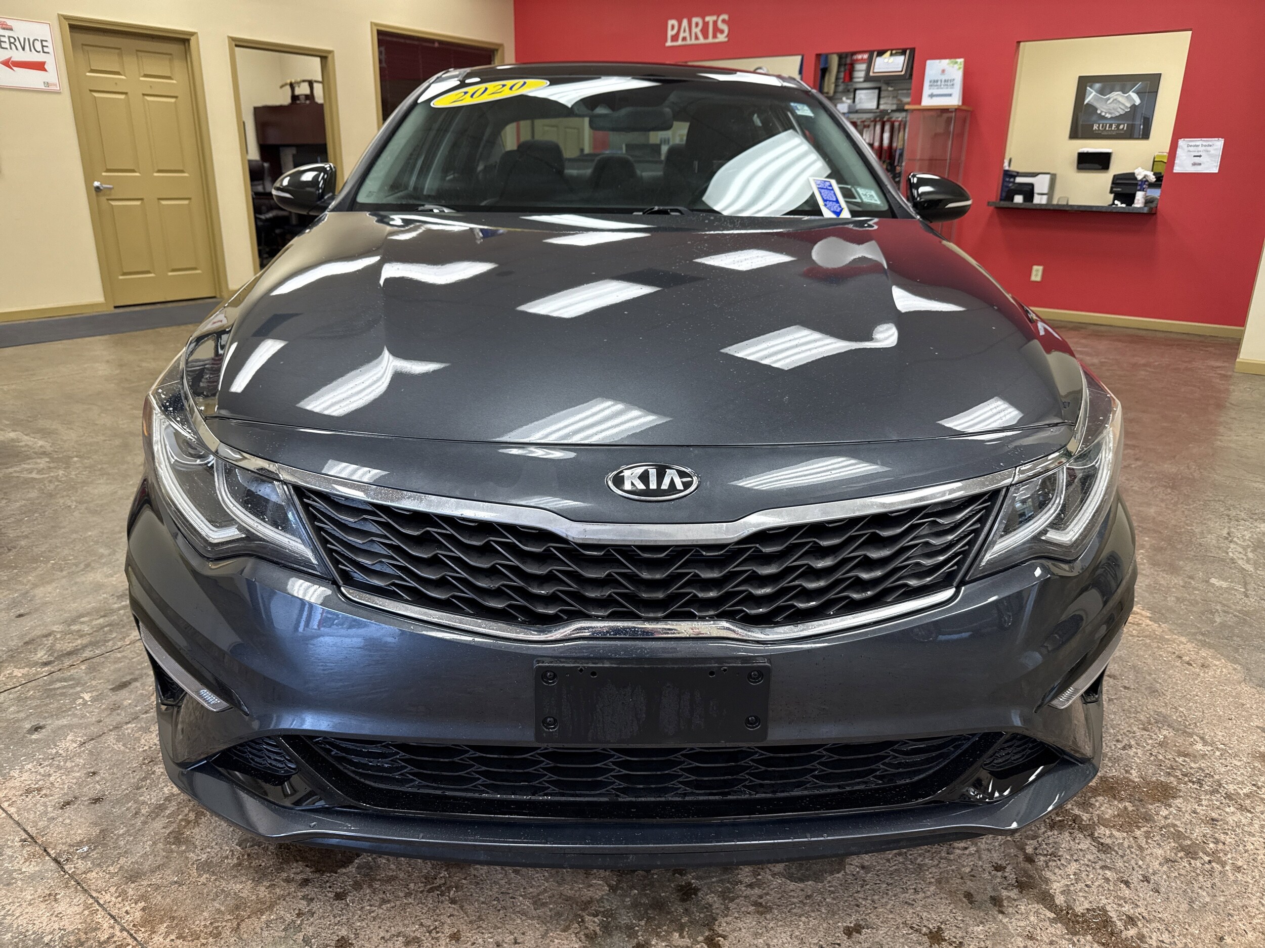 2020 Kia Optima SE photo 2