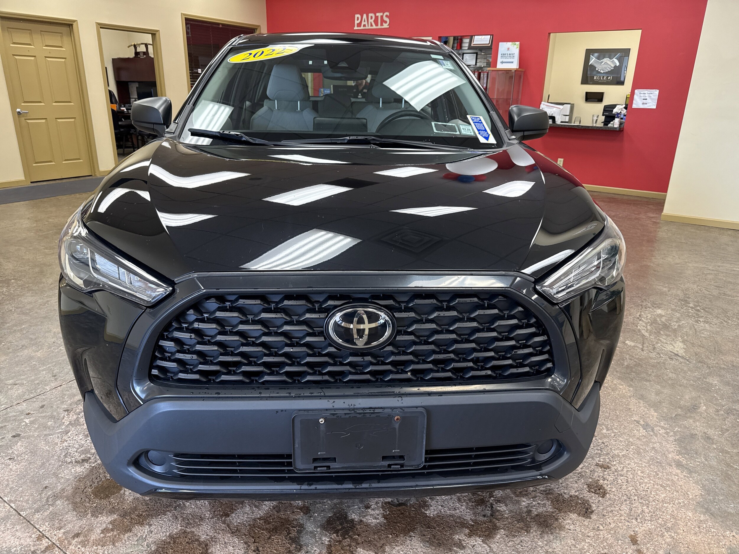2022 Toyota Corolla Cross L photo 2