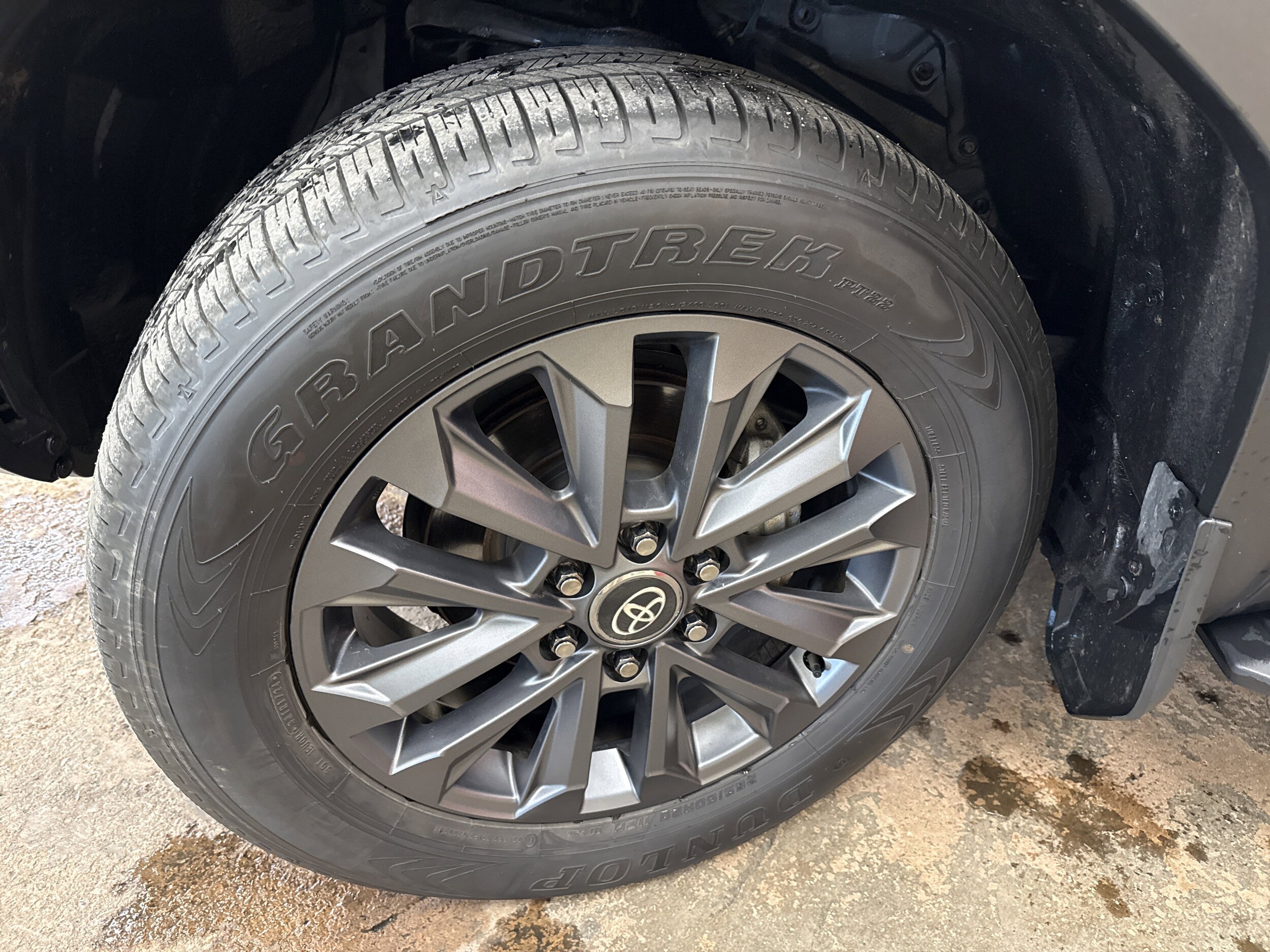 2024 Toyota Land Cruiser Base photo 3