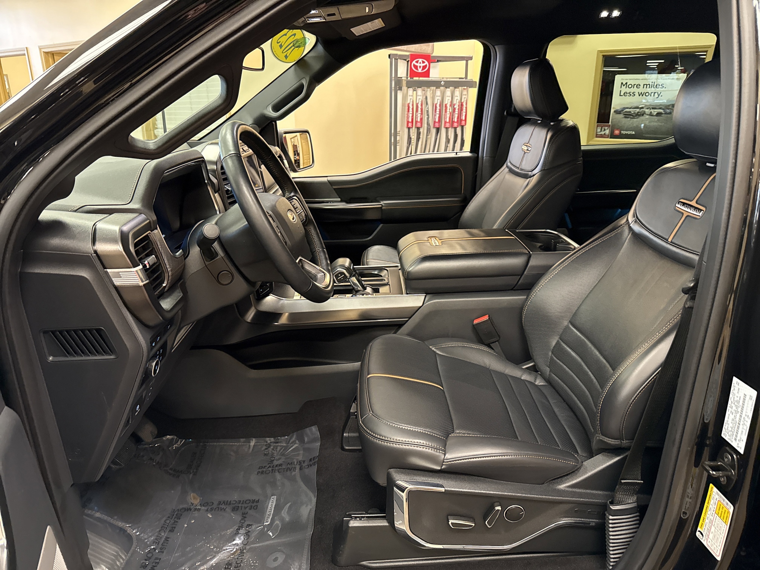 2023 Ford F-150 Platinum - Photo 30
