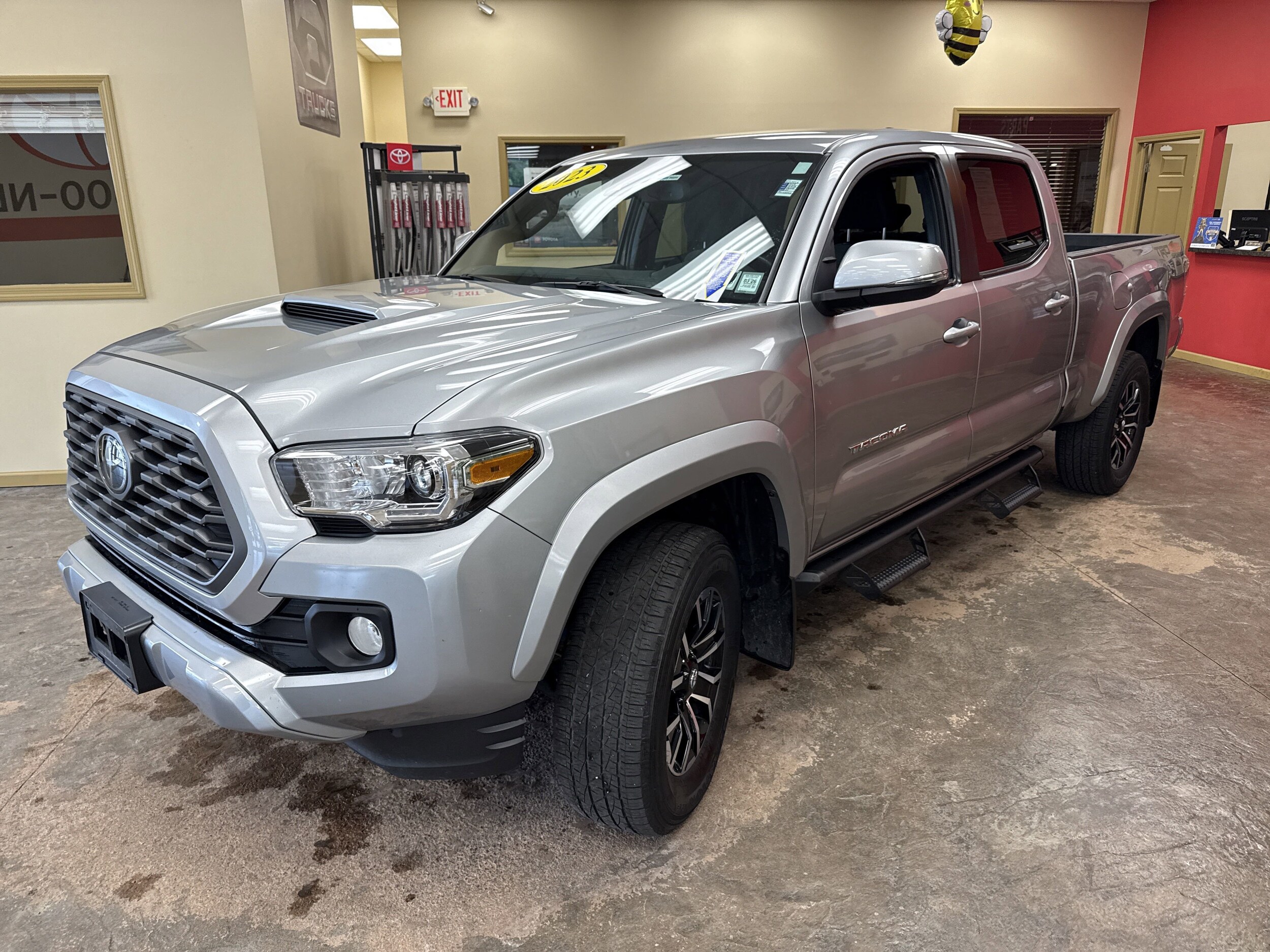2023 Toyota Tacoma TRD Sport V6 photo 3