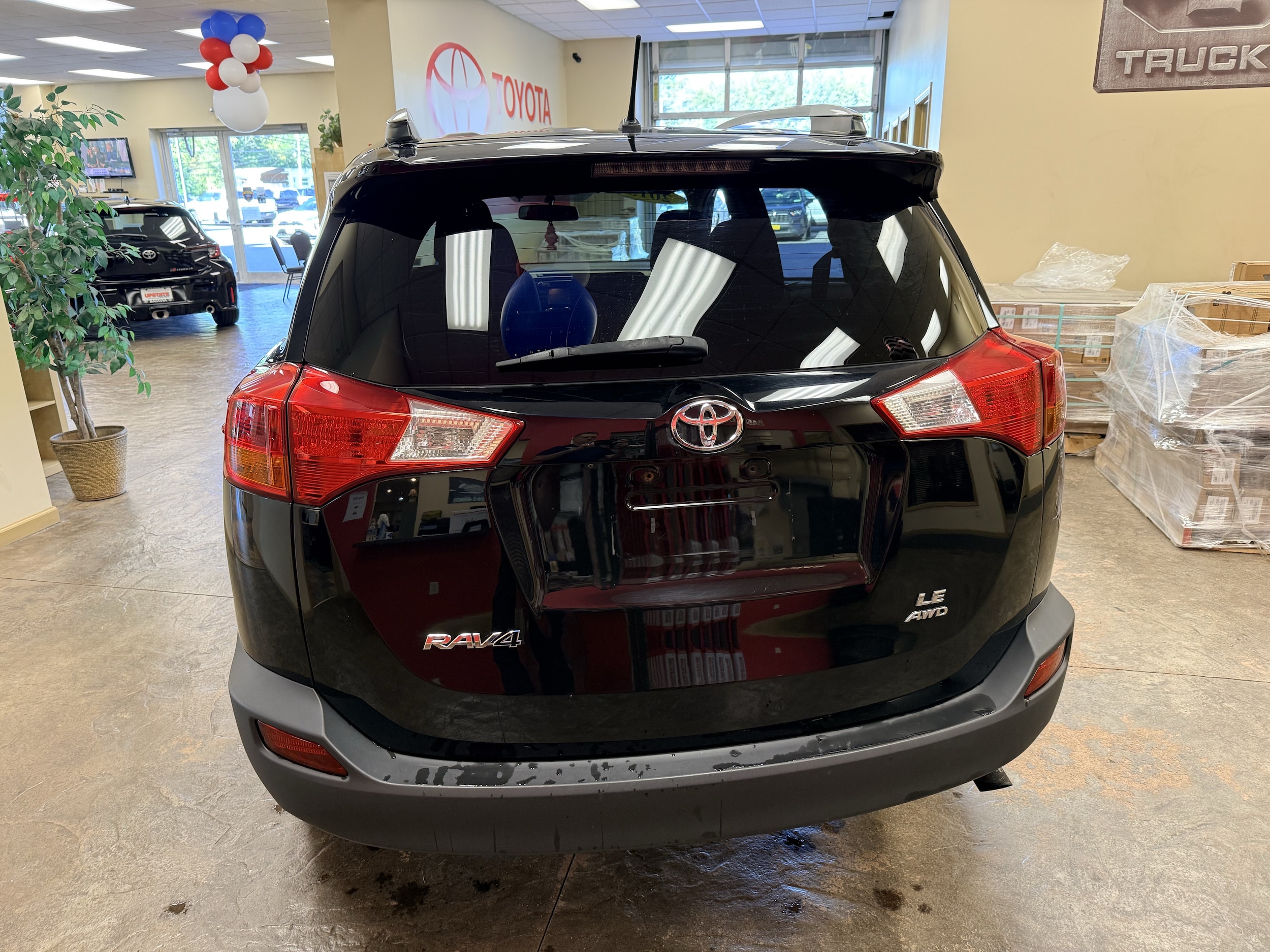 2015 Toyota RAV4 LE - Photo 7