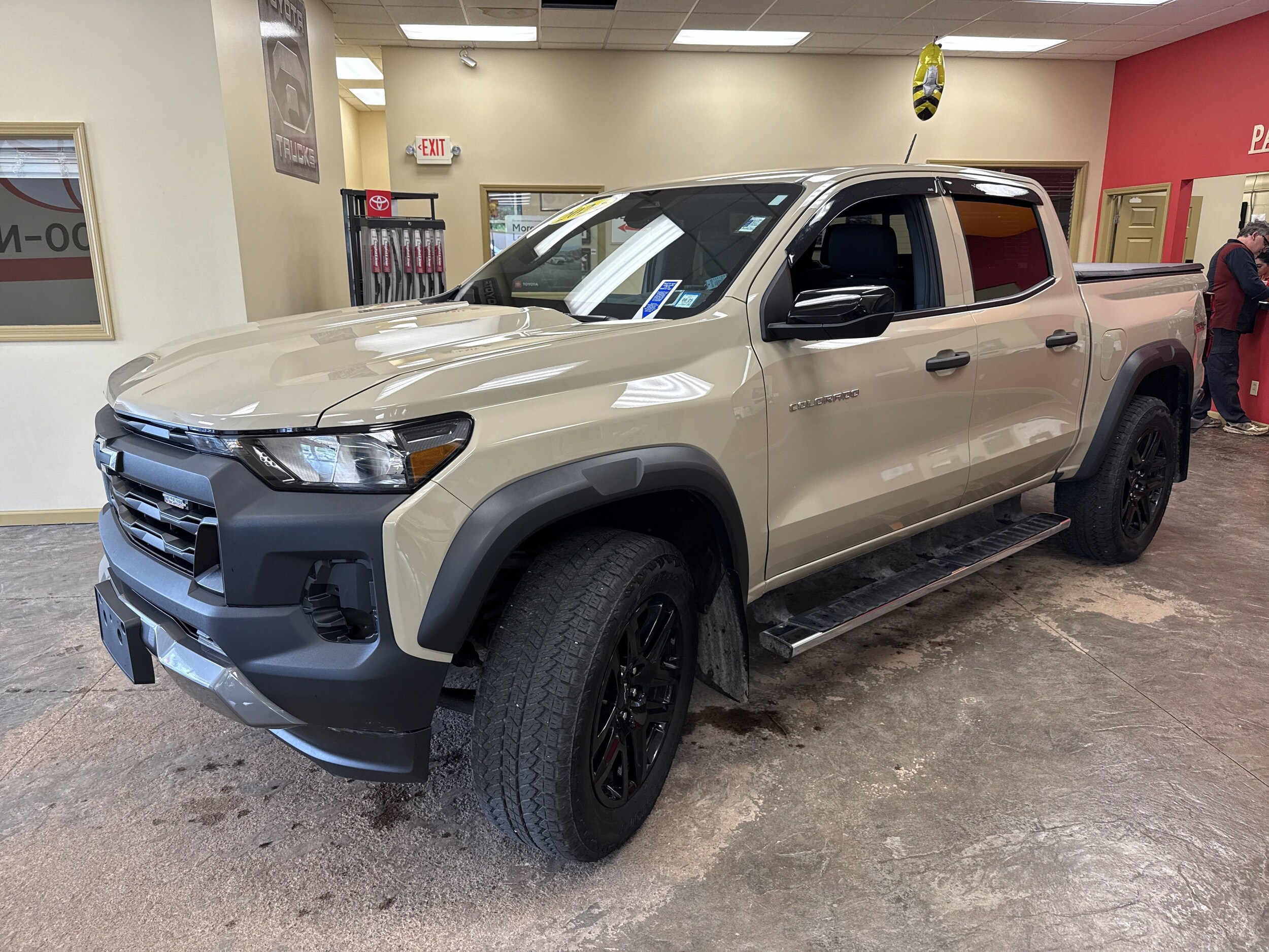 2024 Chevrolet Colorado Trail Boss photo 3