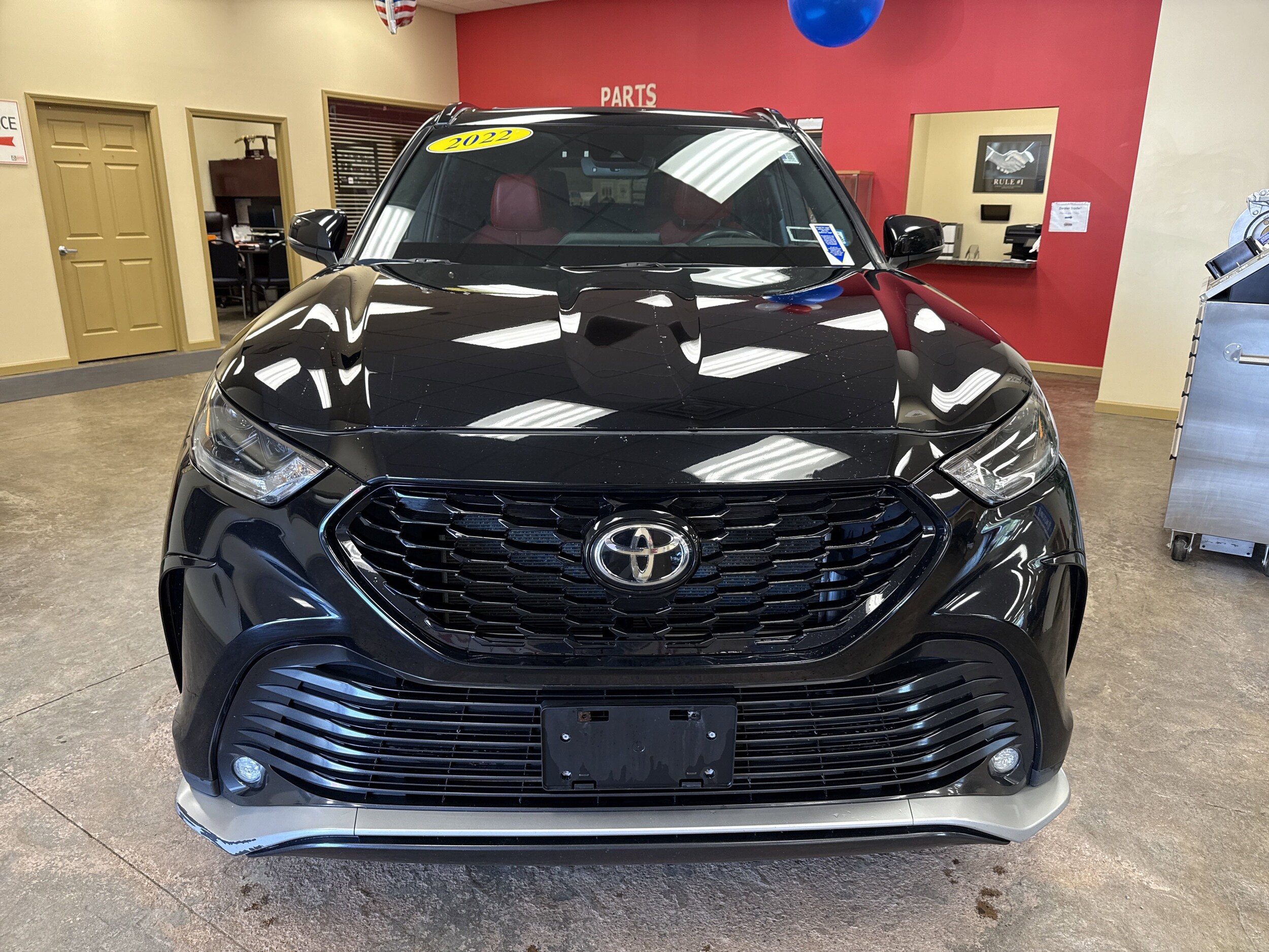 2022 Toyota Highlander XSE photo 2
