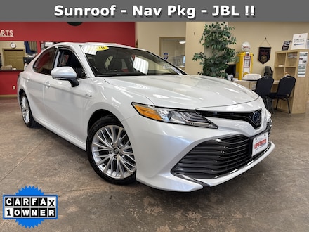 2020 Toyota Camry Hybrid XLE Sedan