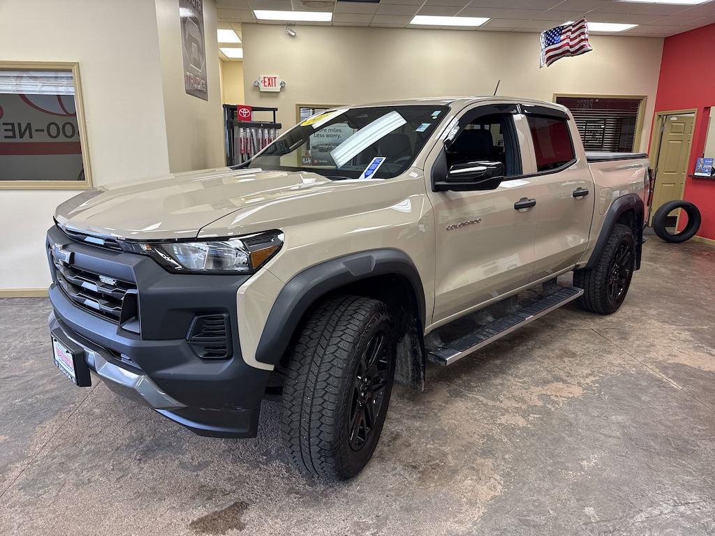 Used 2024 Chevrolet Colorado Trail Boss Truck Crew Cab