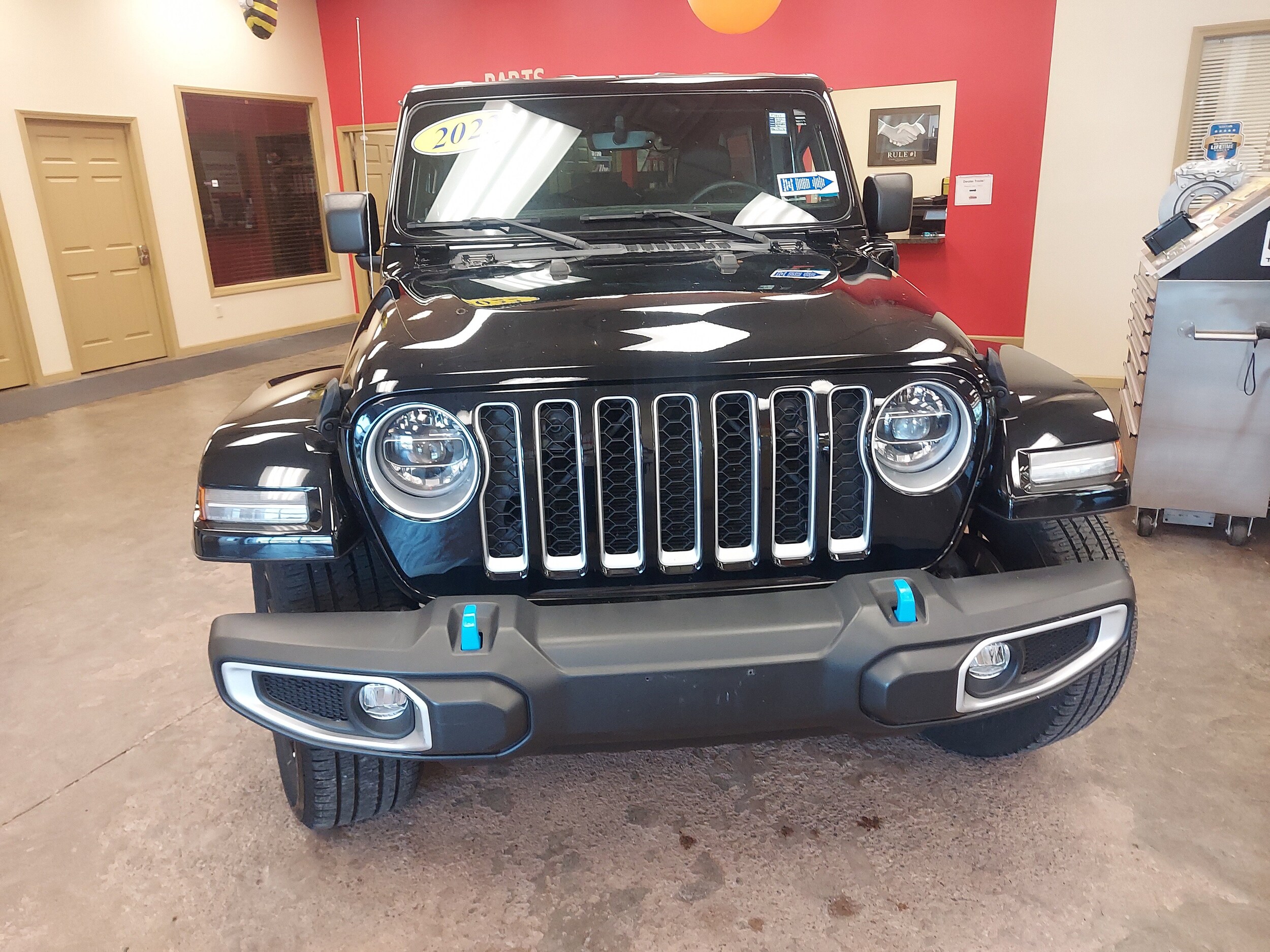 2022 Jeep Wrangler Unlimited 4xe Sahara photo 2