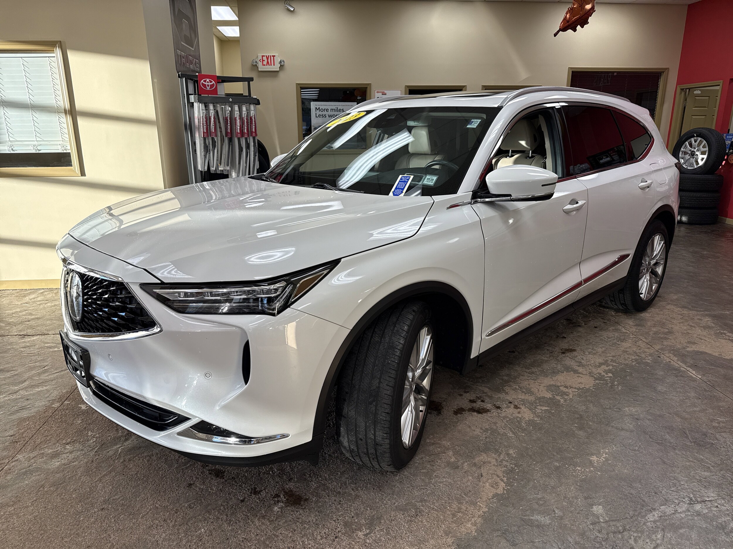 2023 Acura MDX SH-AWD Advance photo 3
