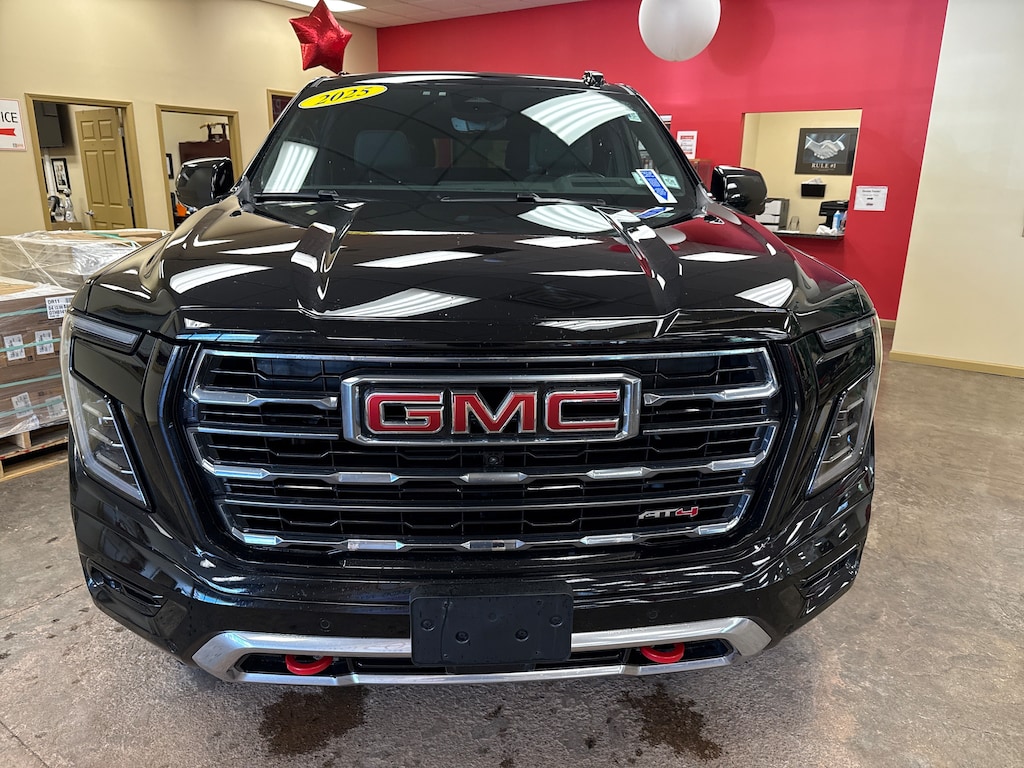 Used 2025 GMC Yukon AT4 SUV