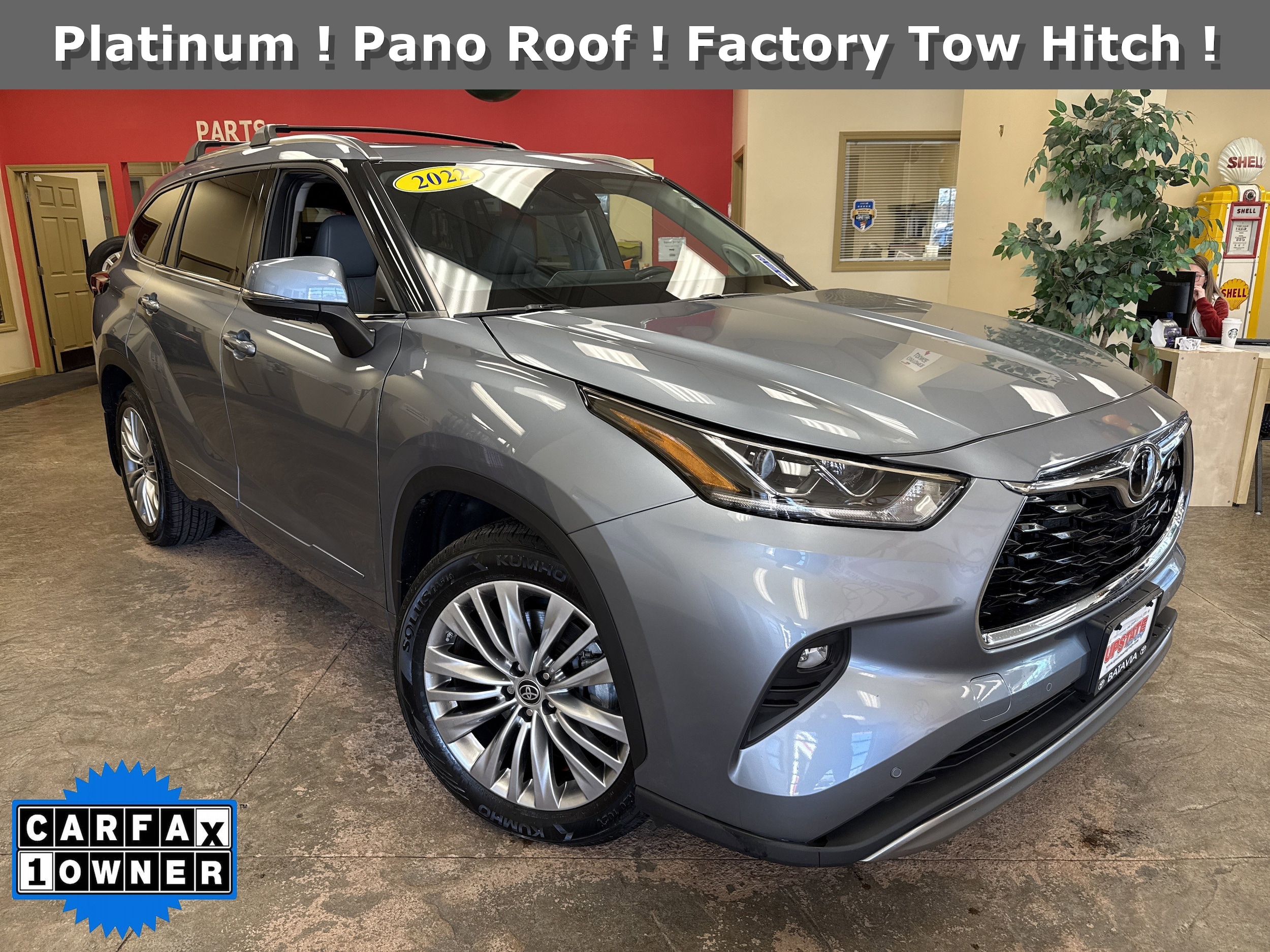 2022 Toyota Highlander Platinum's photo