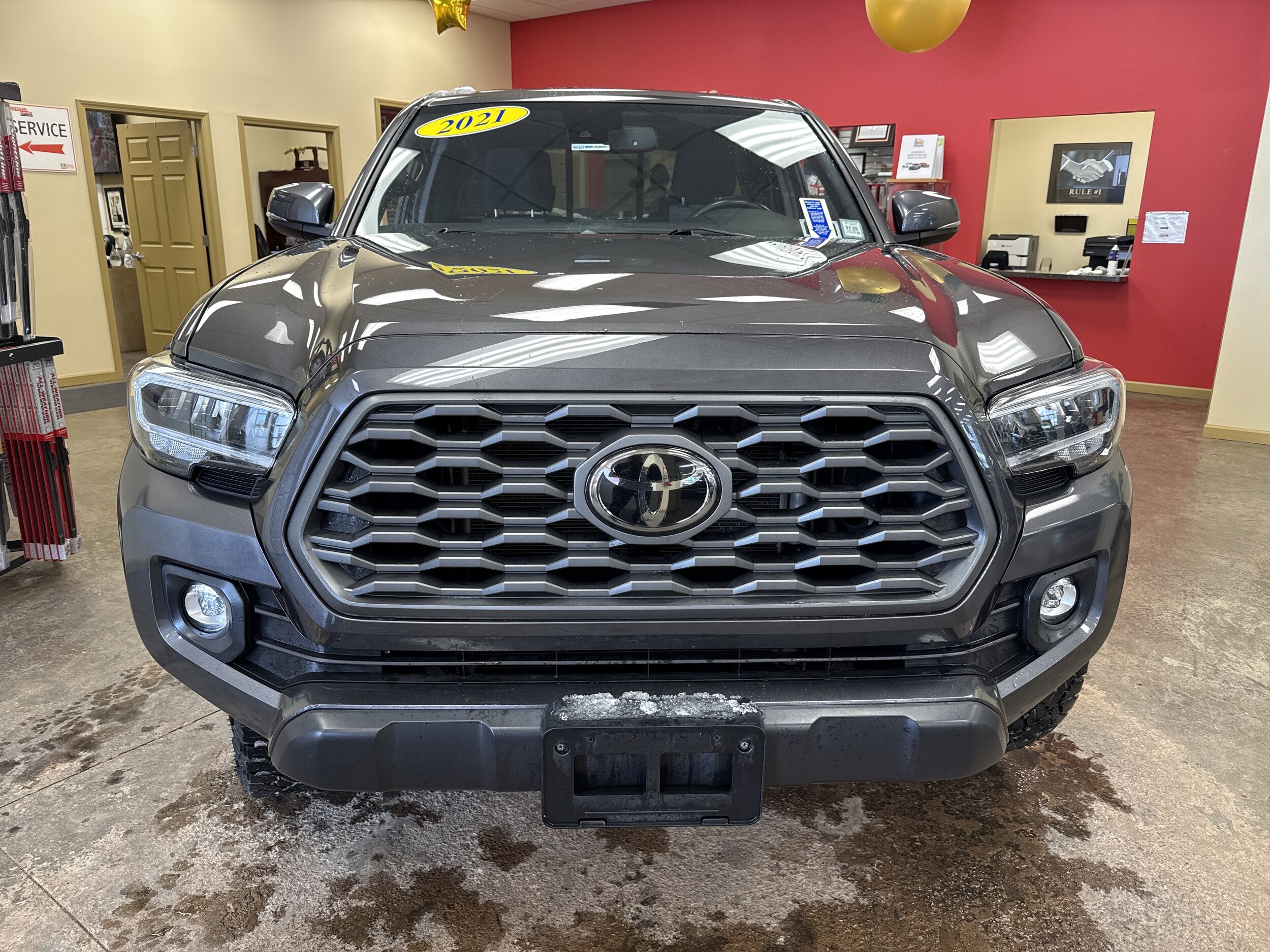 2021 Toyota Tacoma TRD V6 photo 2
