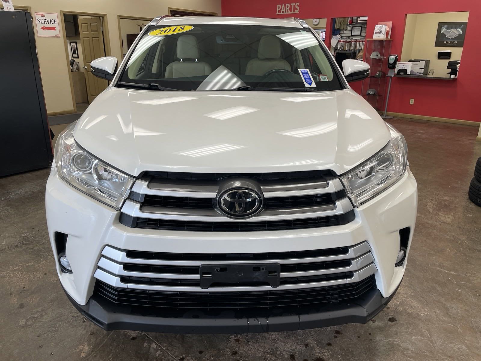 Used 2018 Toyota Highlander XLE with VIN 5TDJZRFH0JS826583 for sale in Batavia, NY