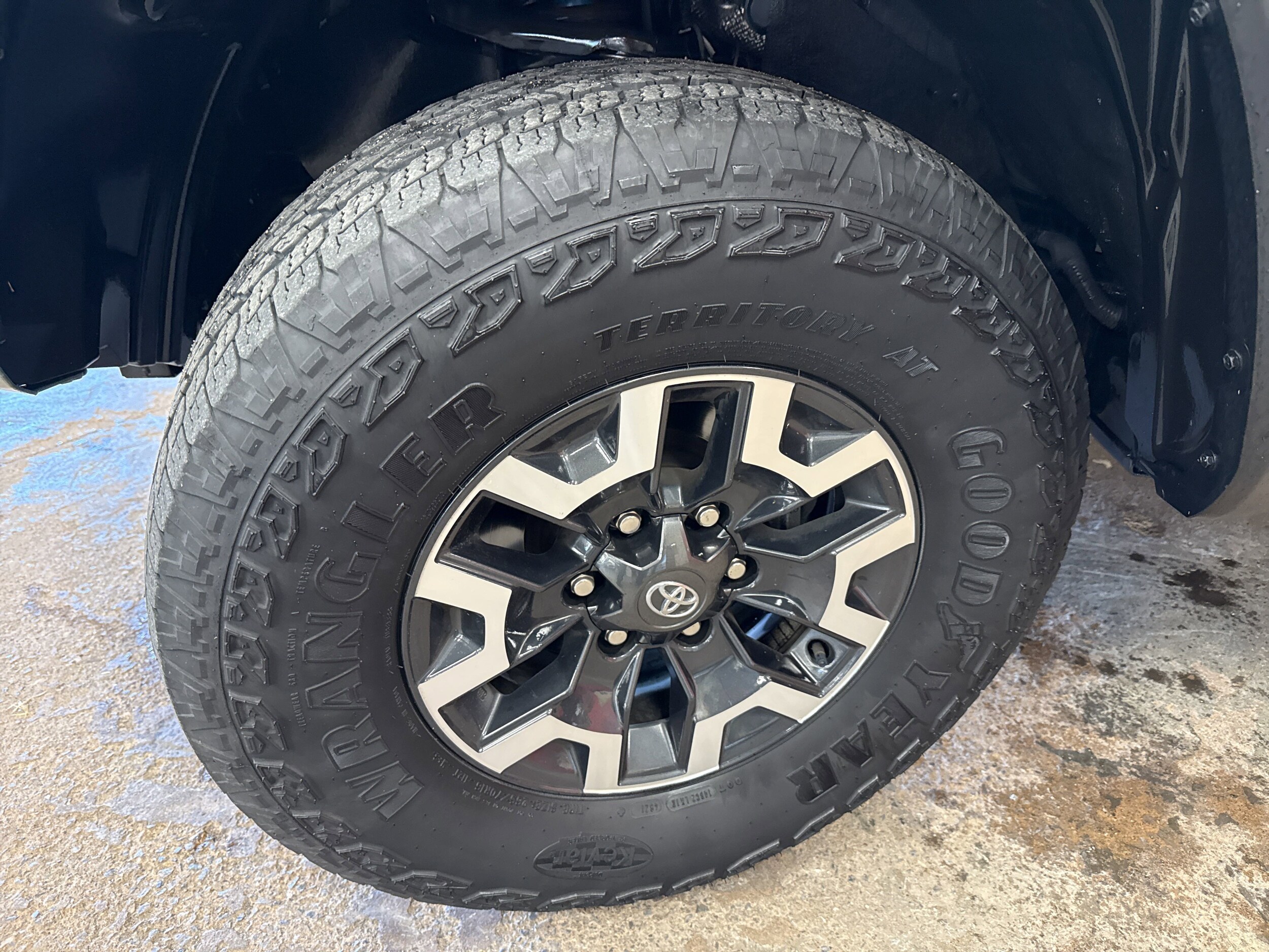 2022 Toyota Tacoma TRD V6 photo 4