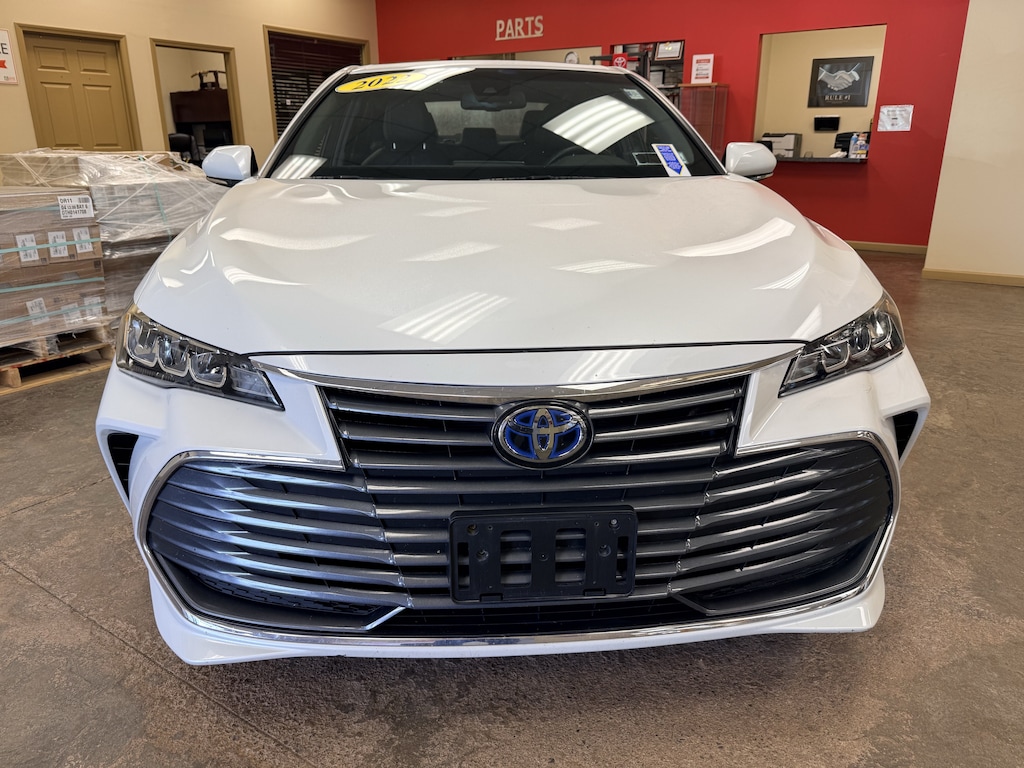Used 2022 Toyota Avalon Hybrid XLE Sedan