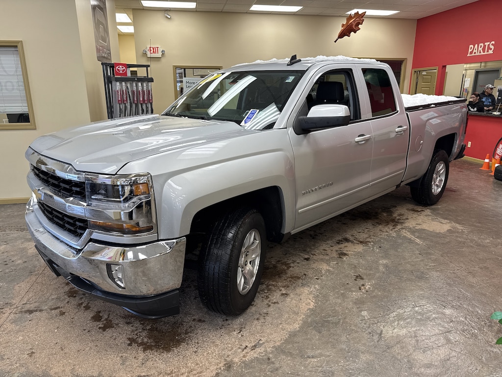 Used 2017 Chevrolet Silverado 1500 LT w/1LT Truck Double Cab