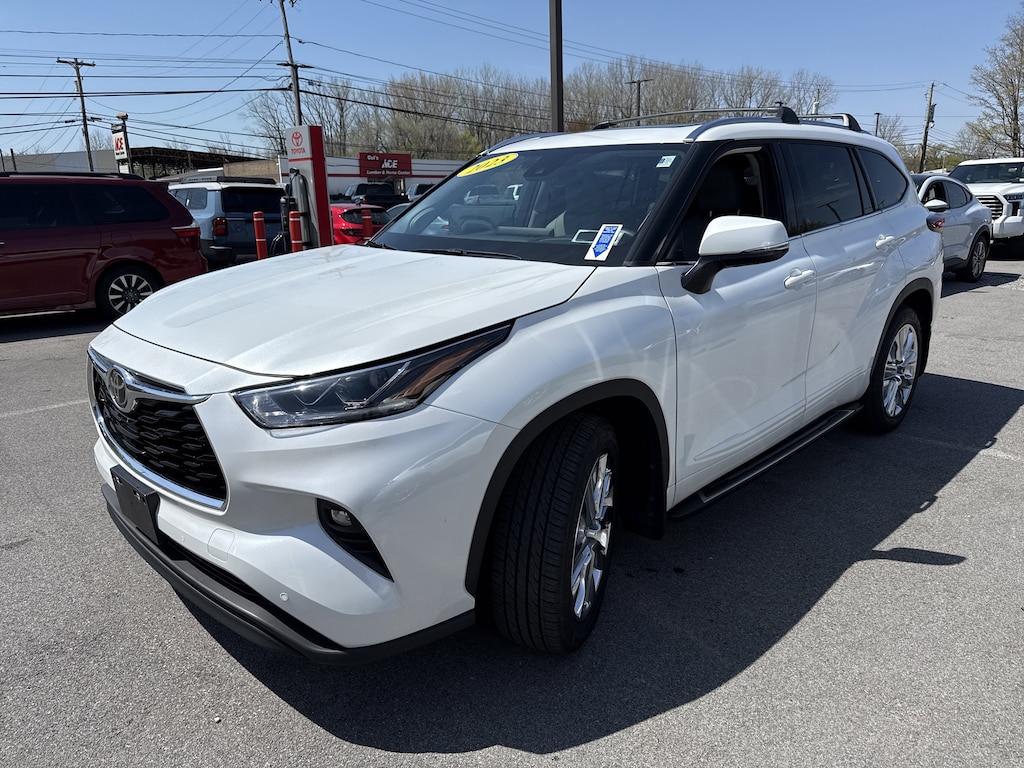 Used 2023 Toyota Highlander Limited SUV