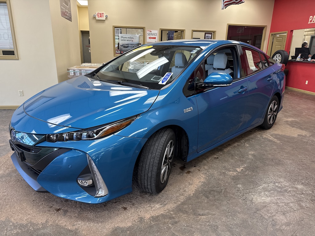 Used 2017 Toyota Prius Prime 5-Door Four Advanced Hatchback