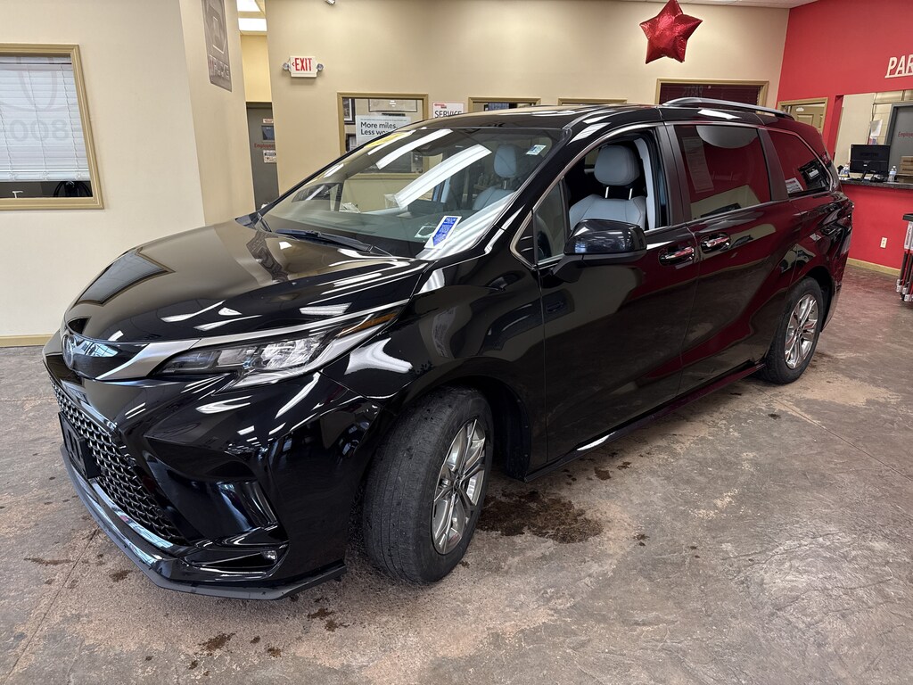 Used 2022 Toyota Sienna XSE 7 Passenger Van Passenger Van