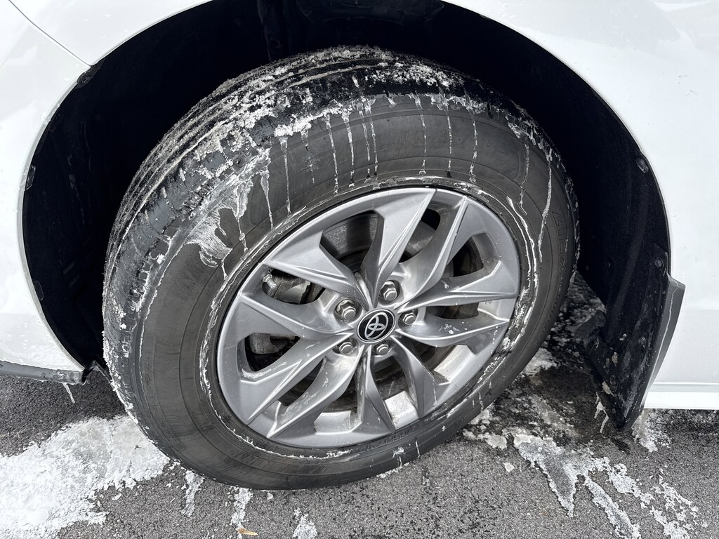 Used 2023 Toyota Sienna XLE 7 Passenger Van Passenger Van