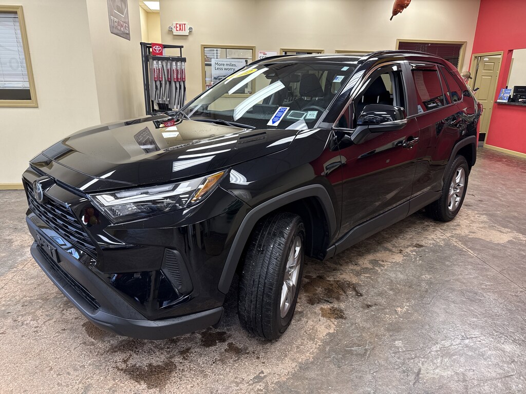 Used 2022 Toyota RAV4 XLE SUV